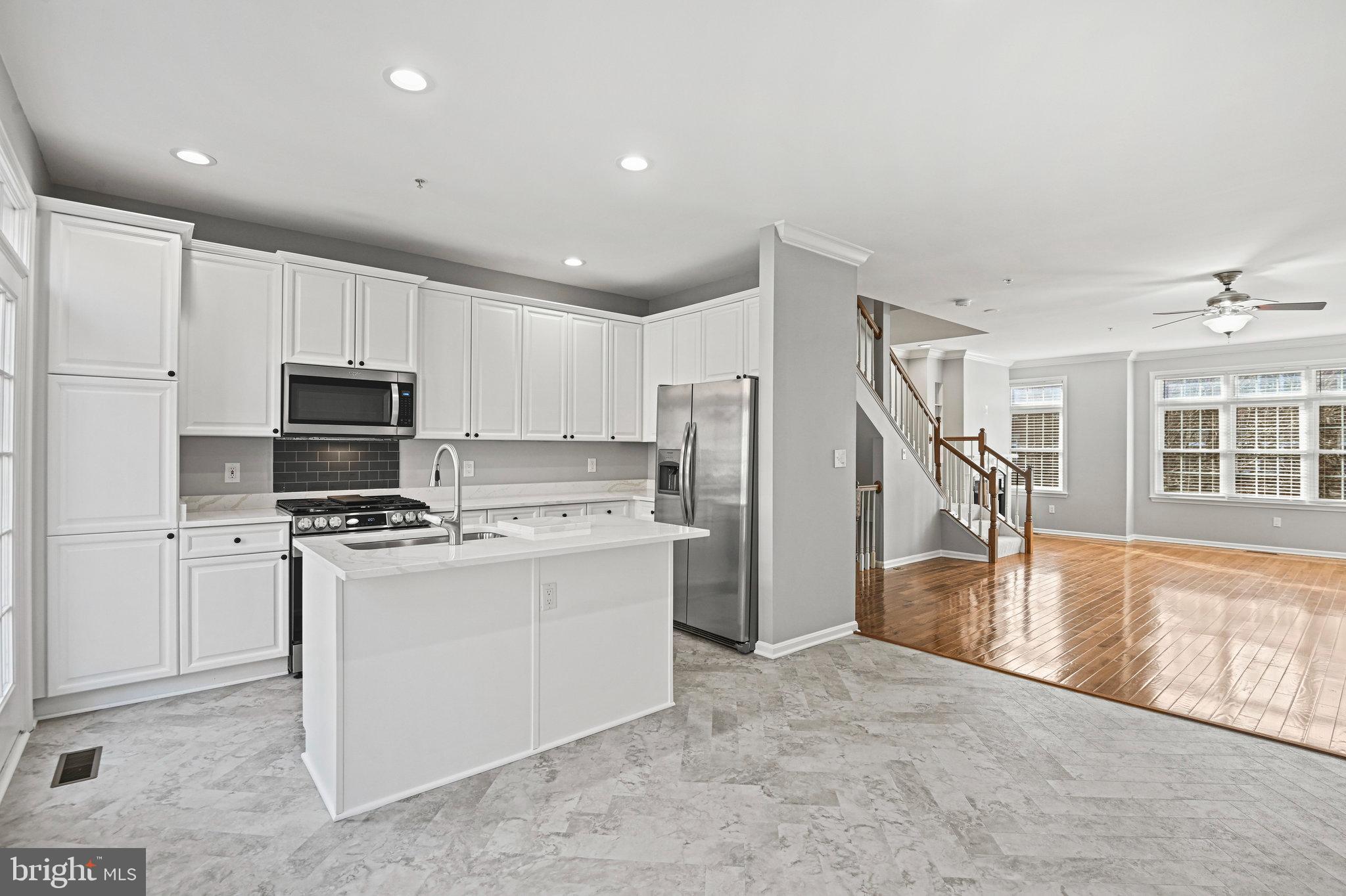 RESTON - Residential