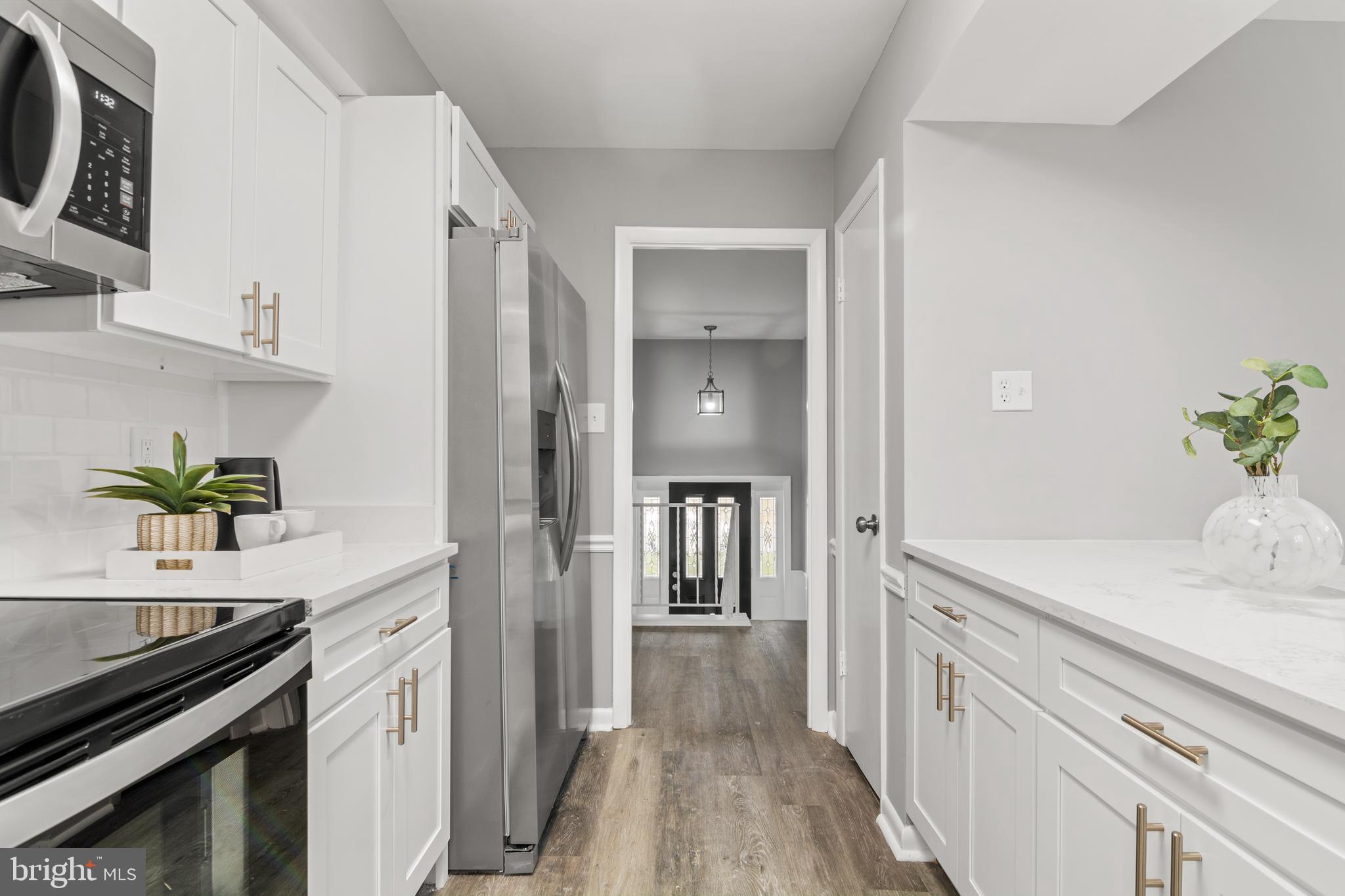 HILLMEADE MANOR - Residential