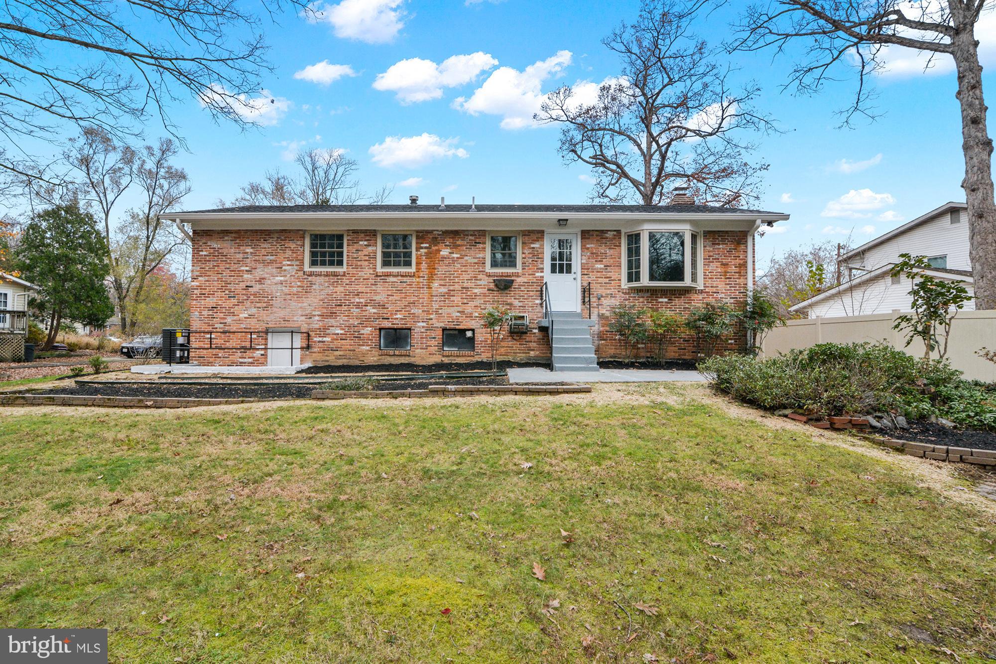 HILLMEADE MANOR - Residential