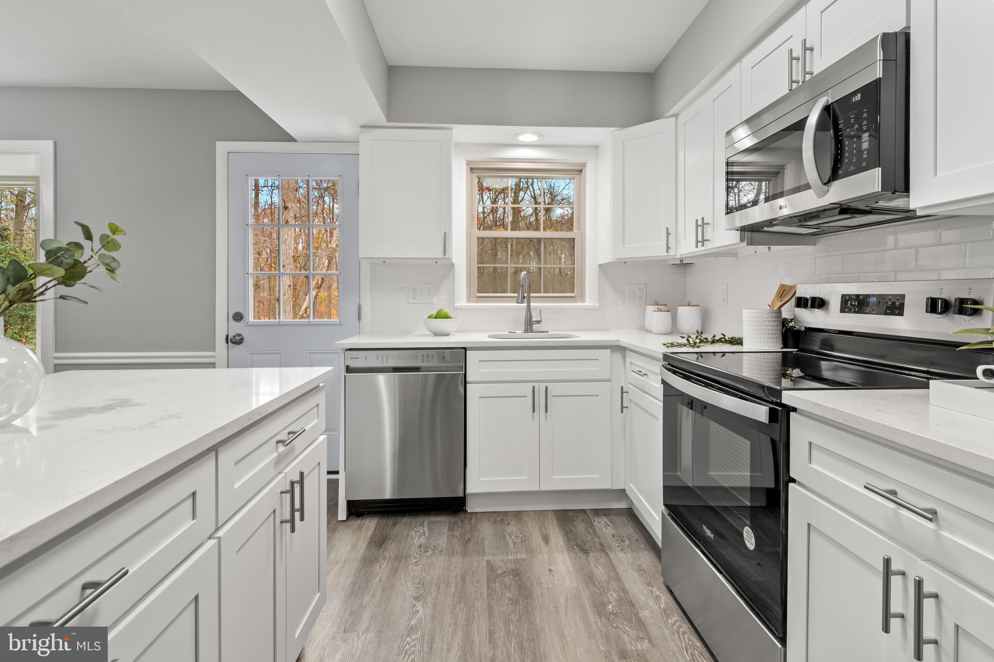 HILLMEADE MANOR - Residential