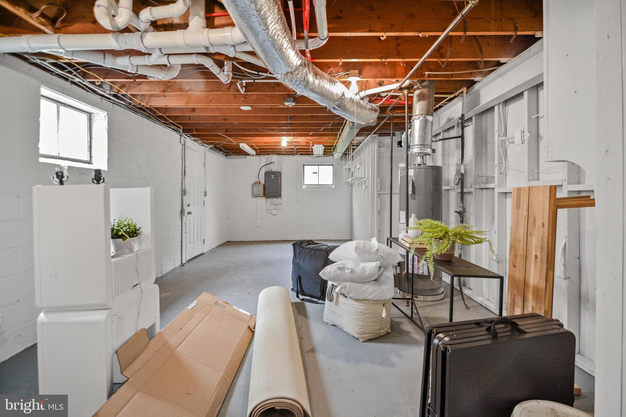 HILLMEADE MANOR - Residential