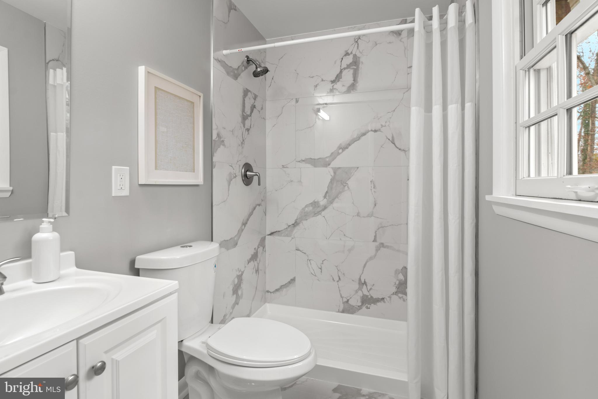 HILLMEADE MANOR - Residential