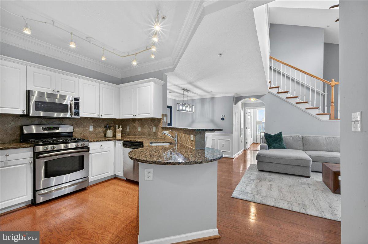 502 SUNSET VIEW TERRACE SE 303