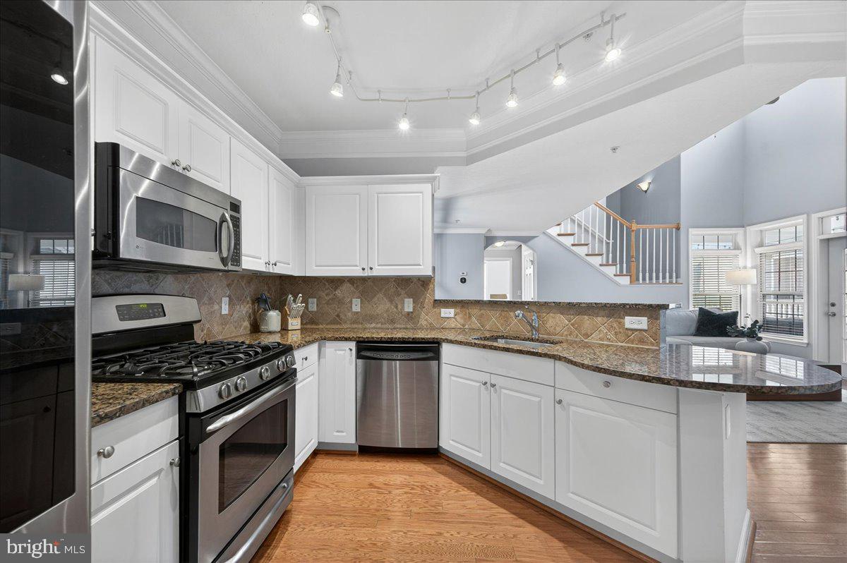 502 SUNSET VIEW TERRACE SE 303