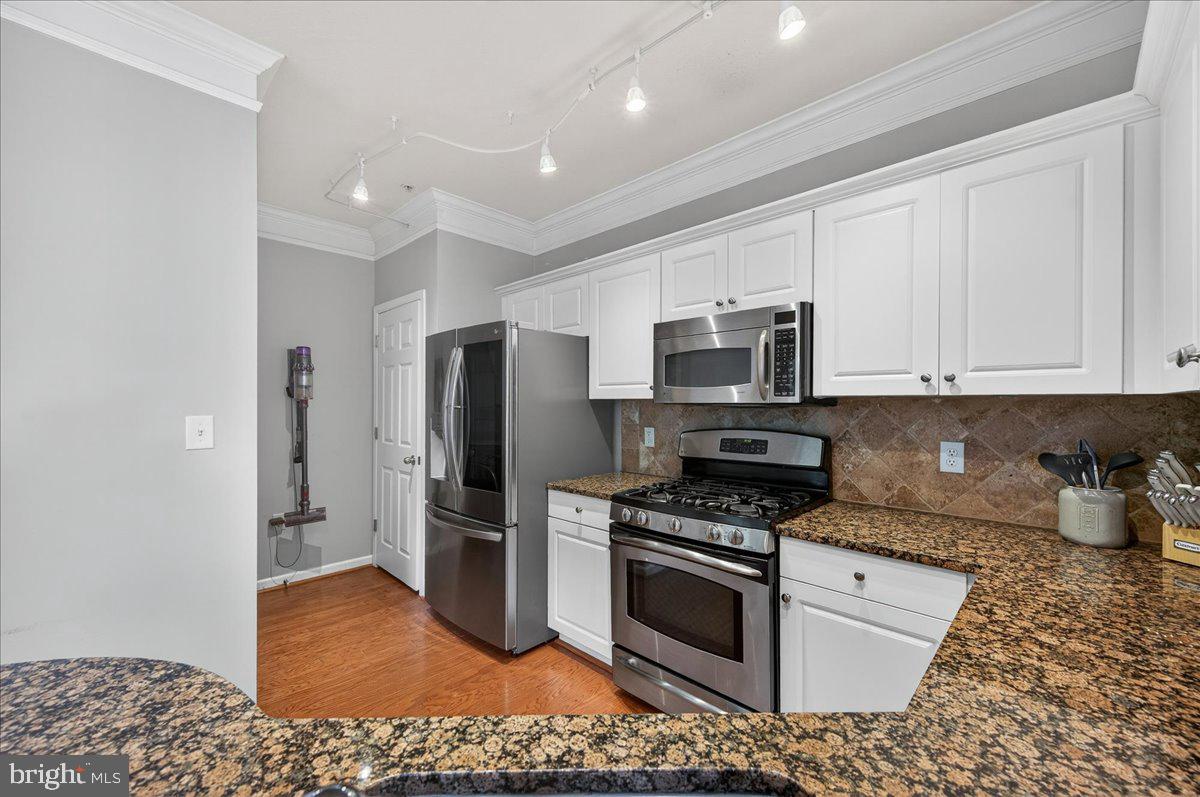 502 SUNSET VIEW TERRACE SE 303