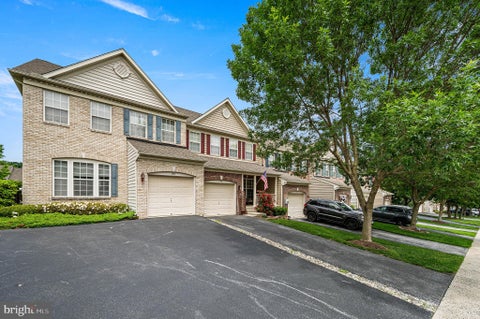 Townhouse For Sale - 142 Penns Manor Drive<br/> KENNETT SQUARE, PA 19348