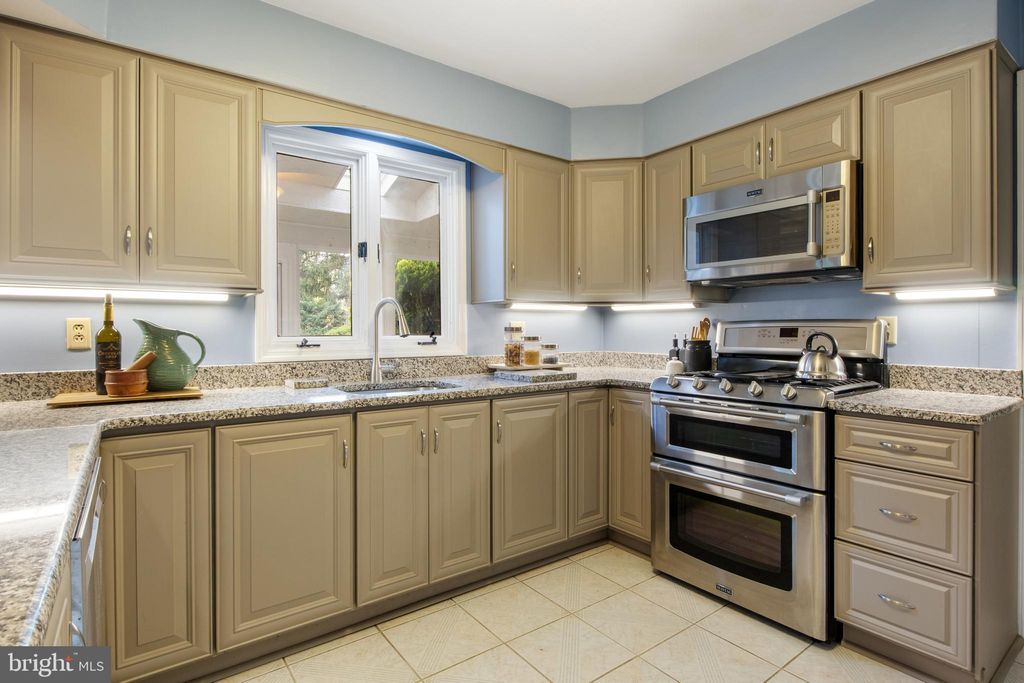 Photo of 1420 Detwiler Drive, YORK, PA 17404 (MLS # PAYK2079740)