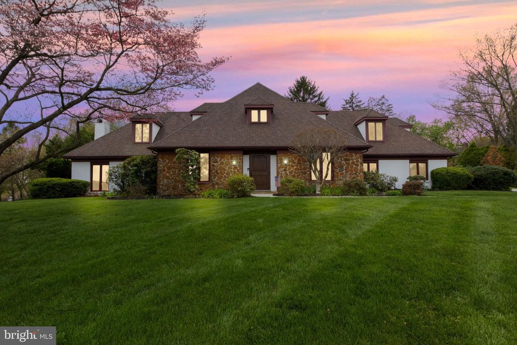Photo of 1420 Detwiler Drive, YORK, PA 17404 (MLS # PAYK2079740)