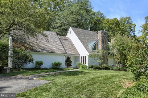 Photo of 1135 HAWLEY DR, LANCASTER, PA 17603 (MLS # PALA2039922)