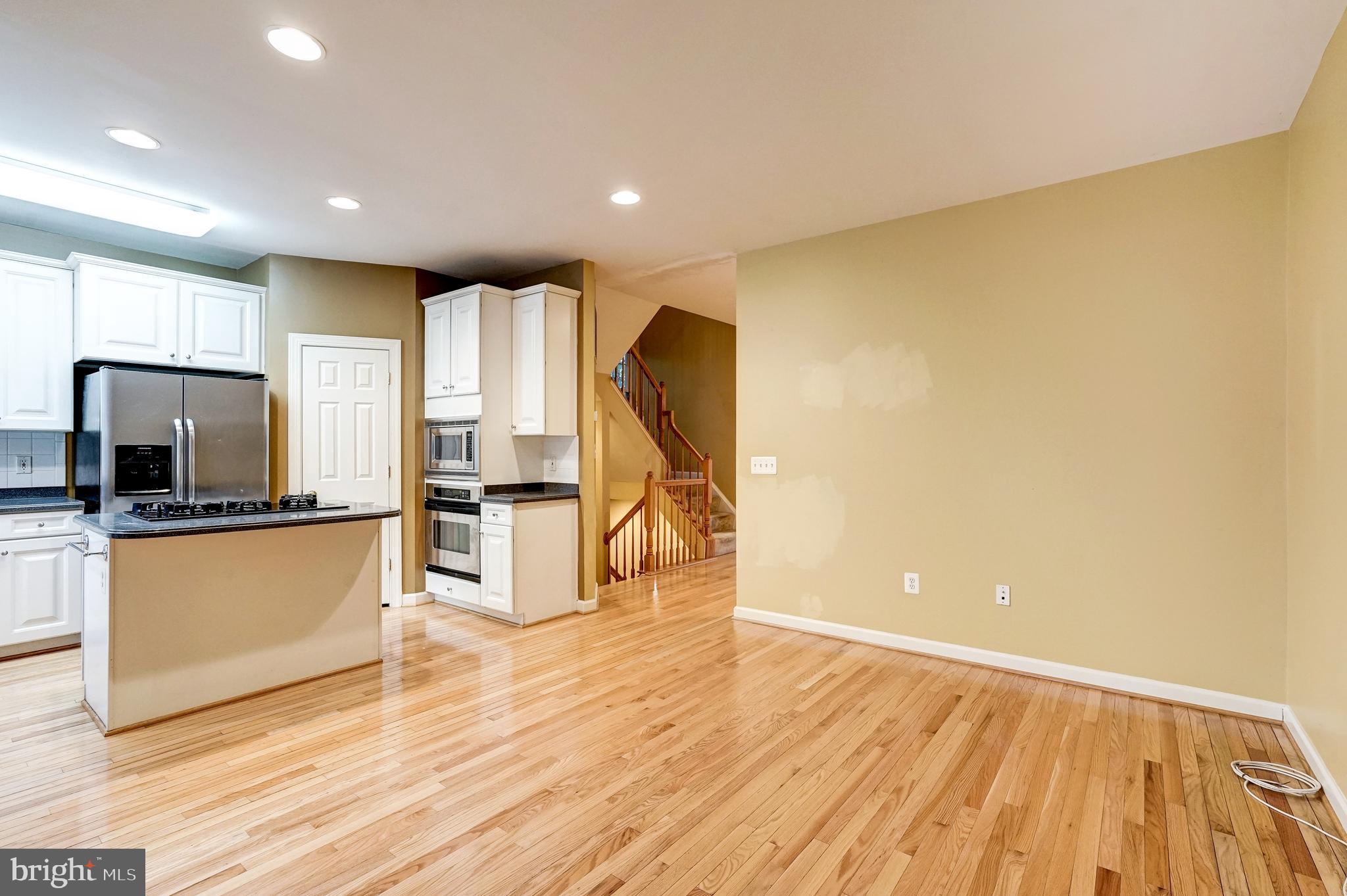 FAIRFAX CENTER LANDBAY - Residential Lease