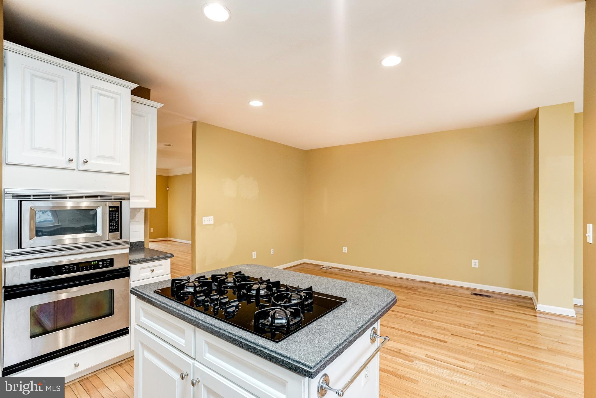 FAIRFAX CENTER LANDBAY - Residential Lease