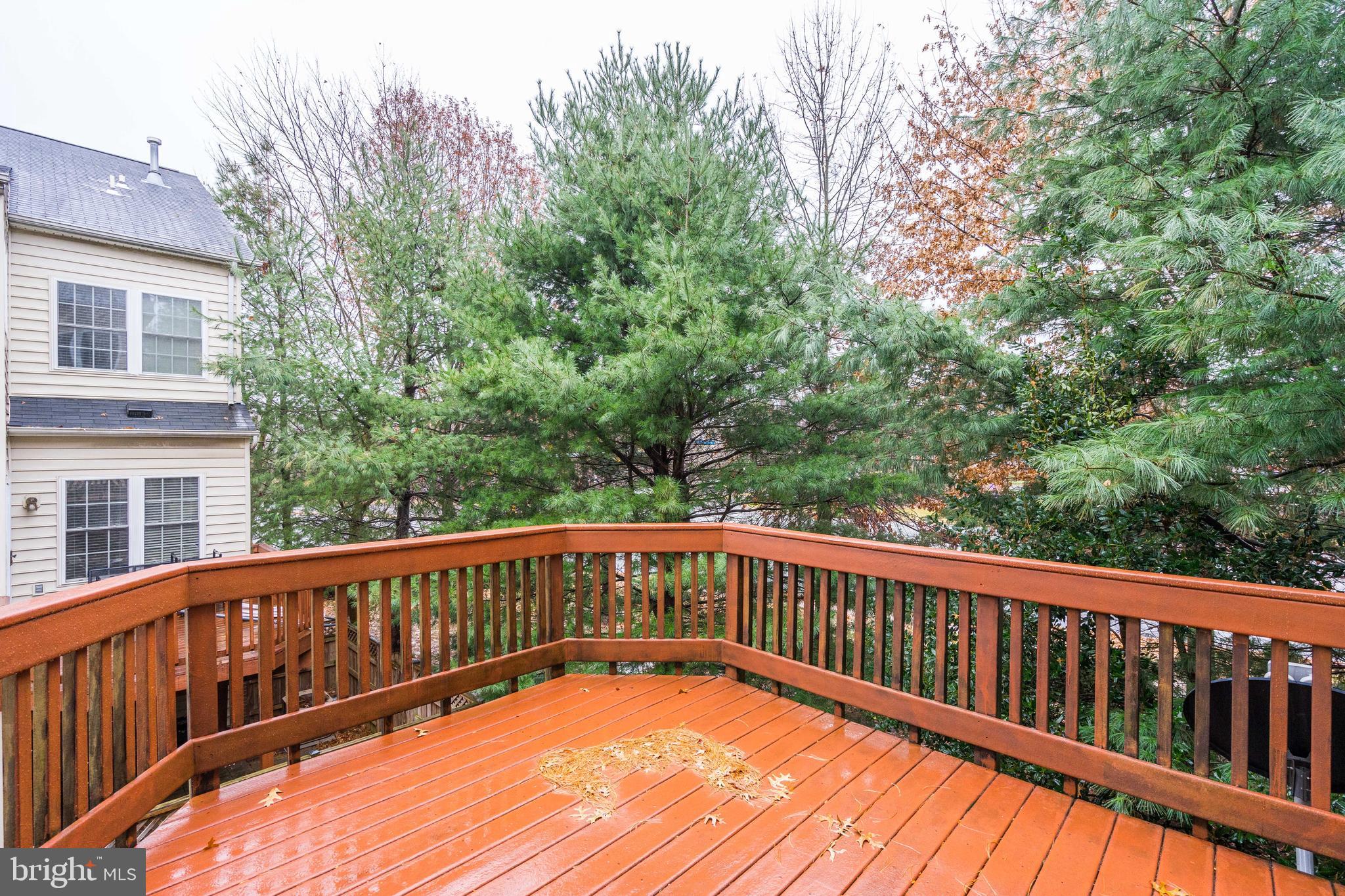 FAIRFAX CENTER LANDBAY - Residential Lease