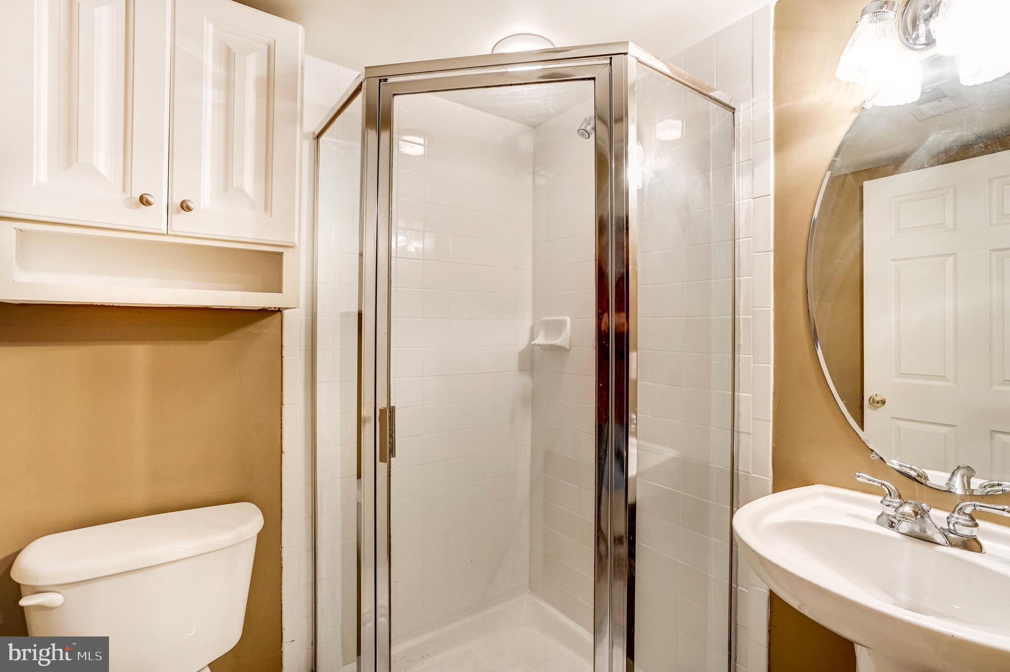 FAIRFAX CENTER LANDBAY - Residential Lease