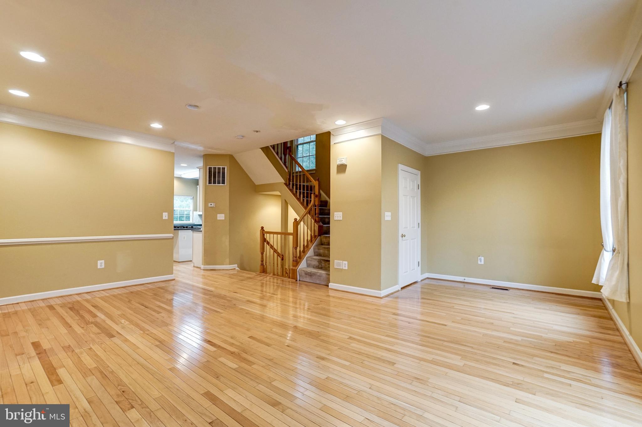 FAIRFAX CENTER LANDBAY - Residential Lease