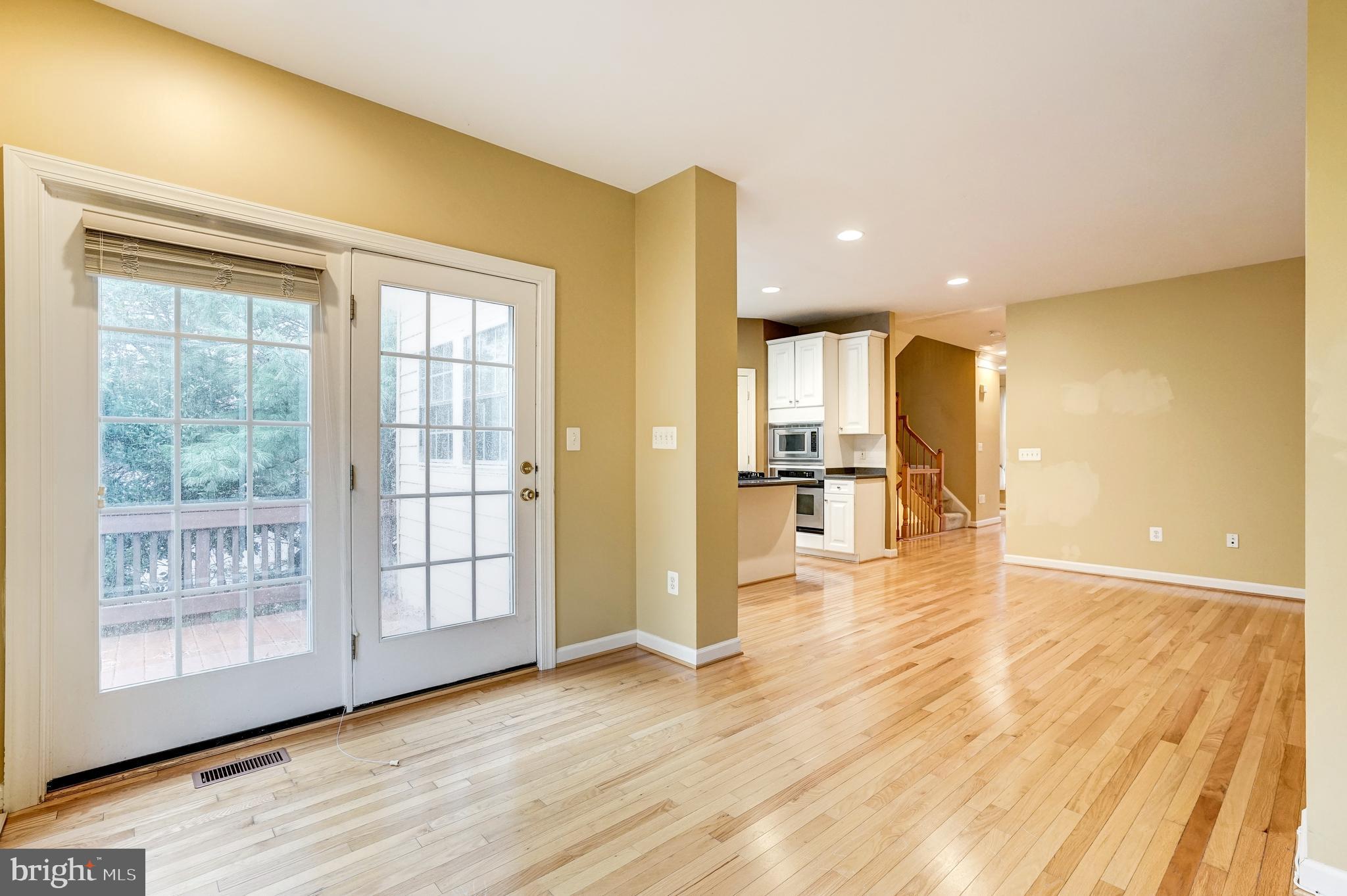 FAIRFAX CENTER LANDBAY - Residential Lease