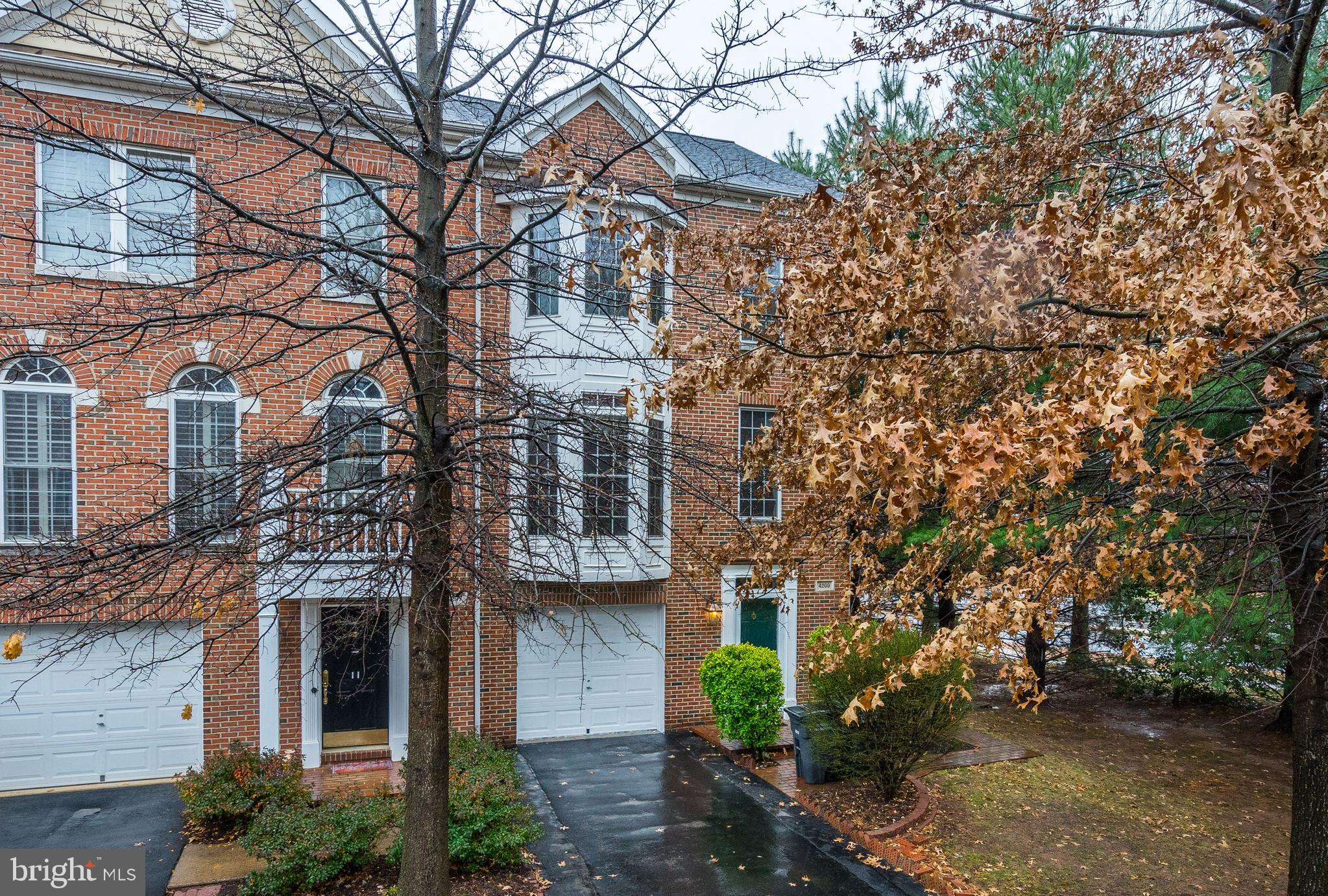 FAIRFAX CENTER LANDBAY - Residential Lease