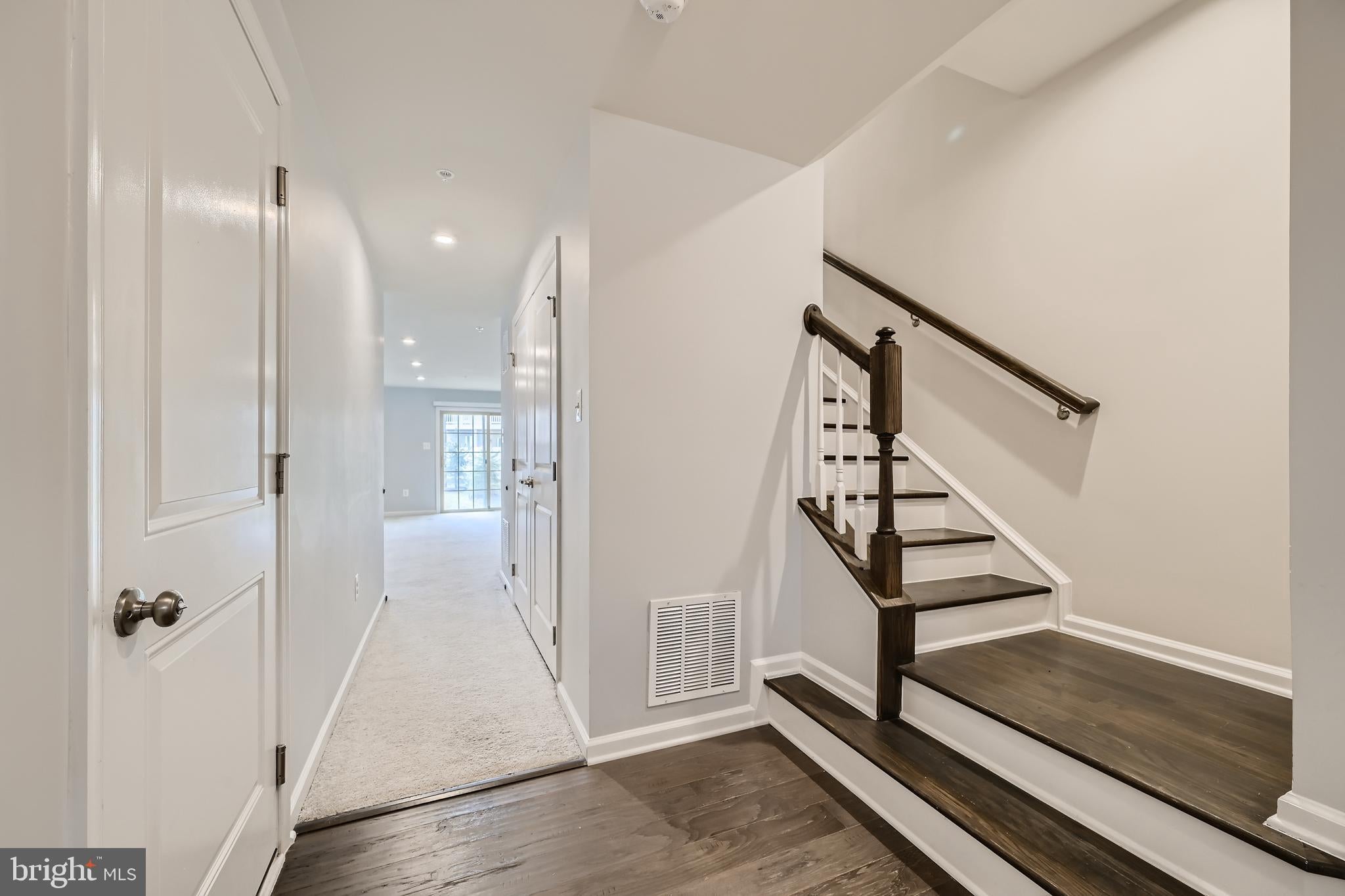 2911 STAGG LANE