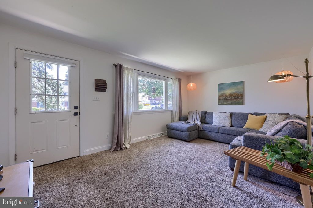 Photo of 695 Imperial Drive, LANCASTER, PA 17601 (MLS # PALA2076436)