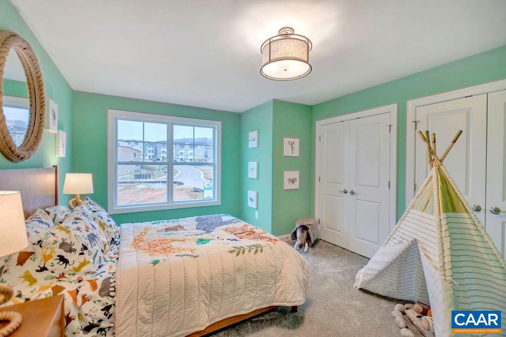 MEADOW BROOK - Residential