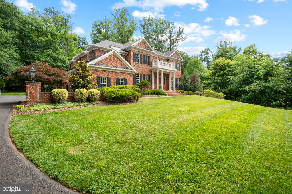 2605 CHESTNUT WOODS COURT