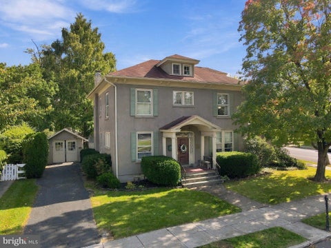 Photo of 204 Fifth Avenue, CHAMBERSBURG, PA 17201 (MLS # PAFL2038328)