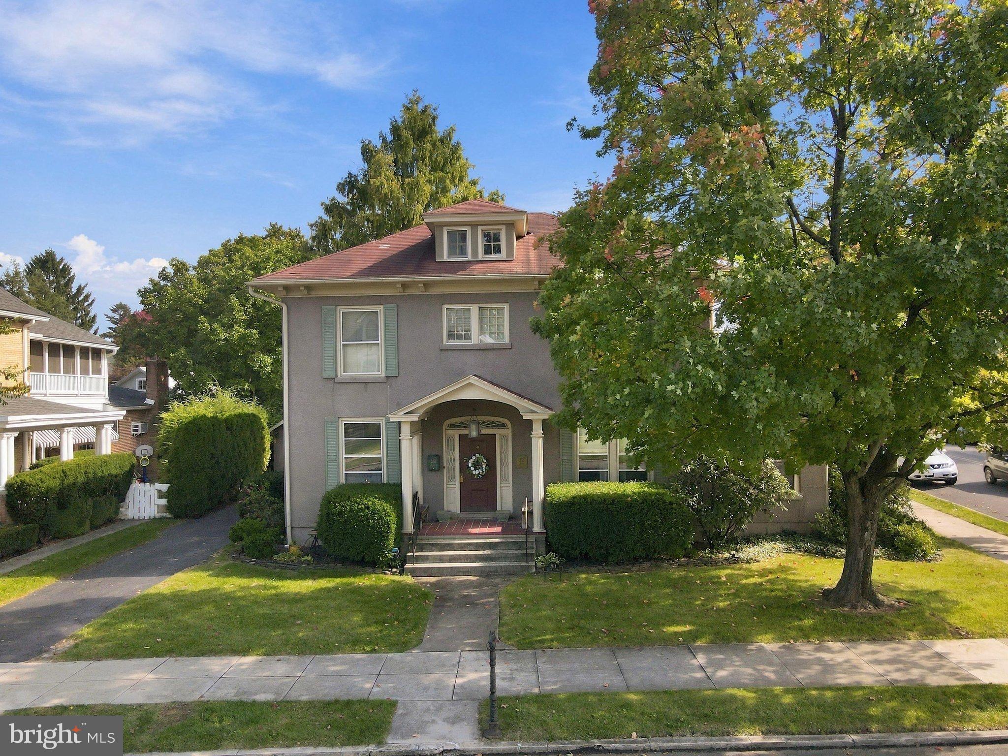 204 FIFTH AVENUE