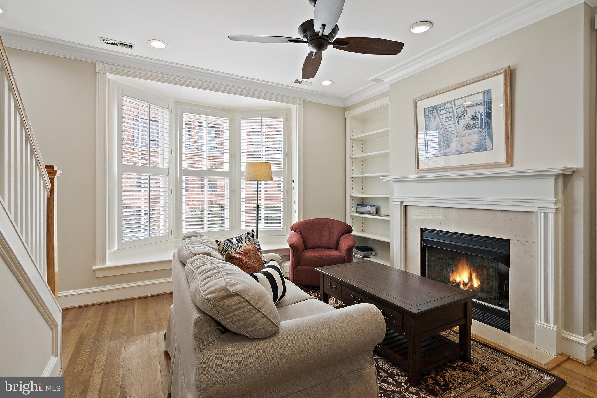 QUEENS ROW - Residential