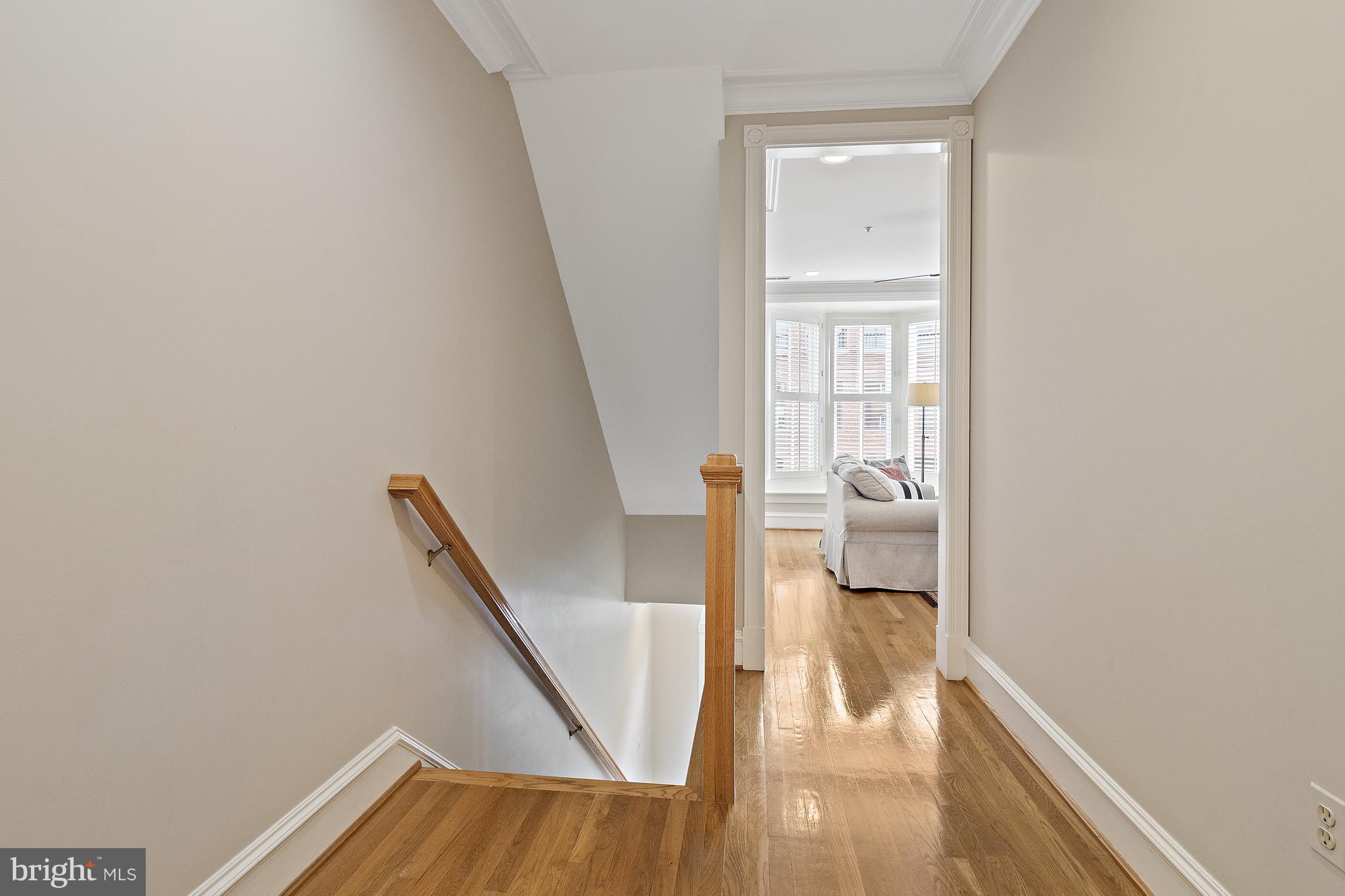 QUEENS ROW - Residential