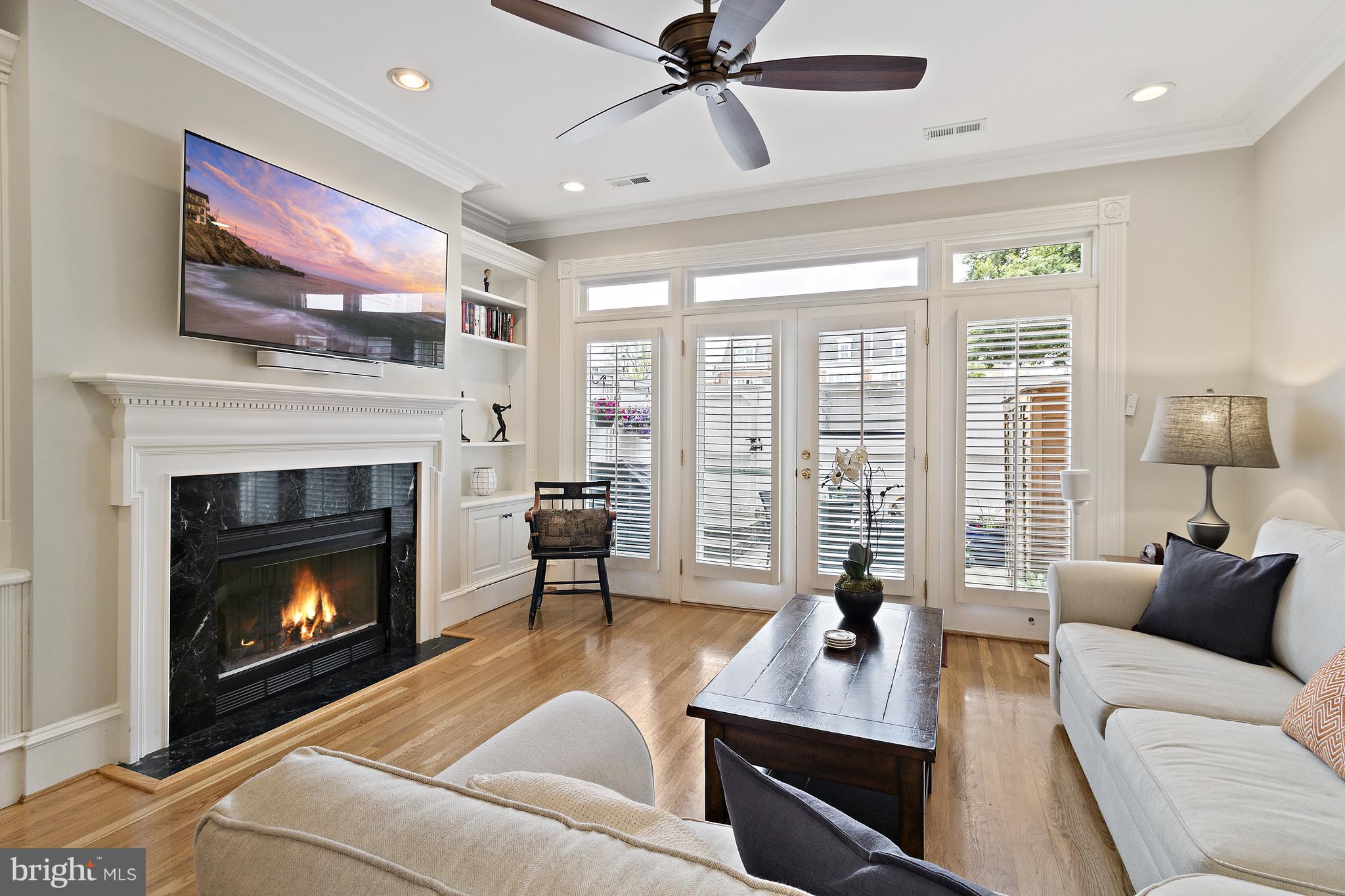 QUEENS ROW - Residential