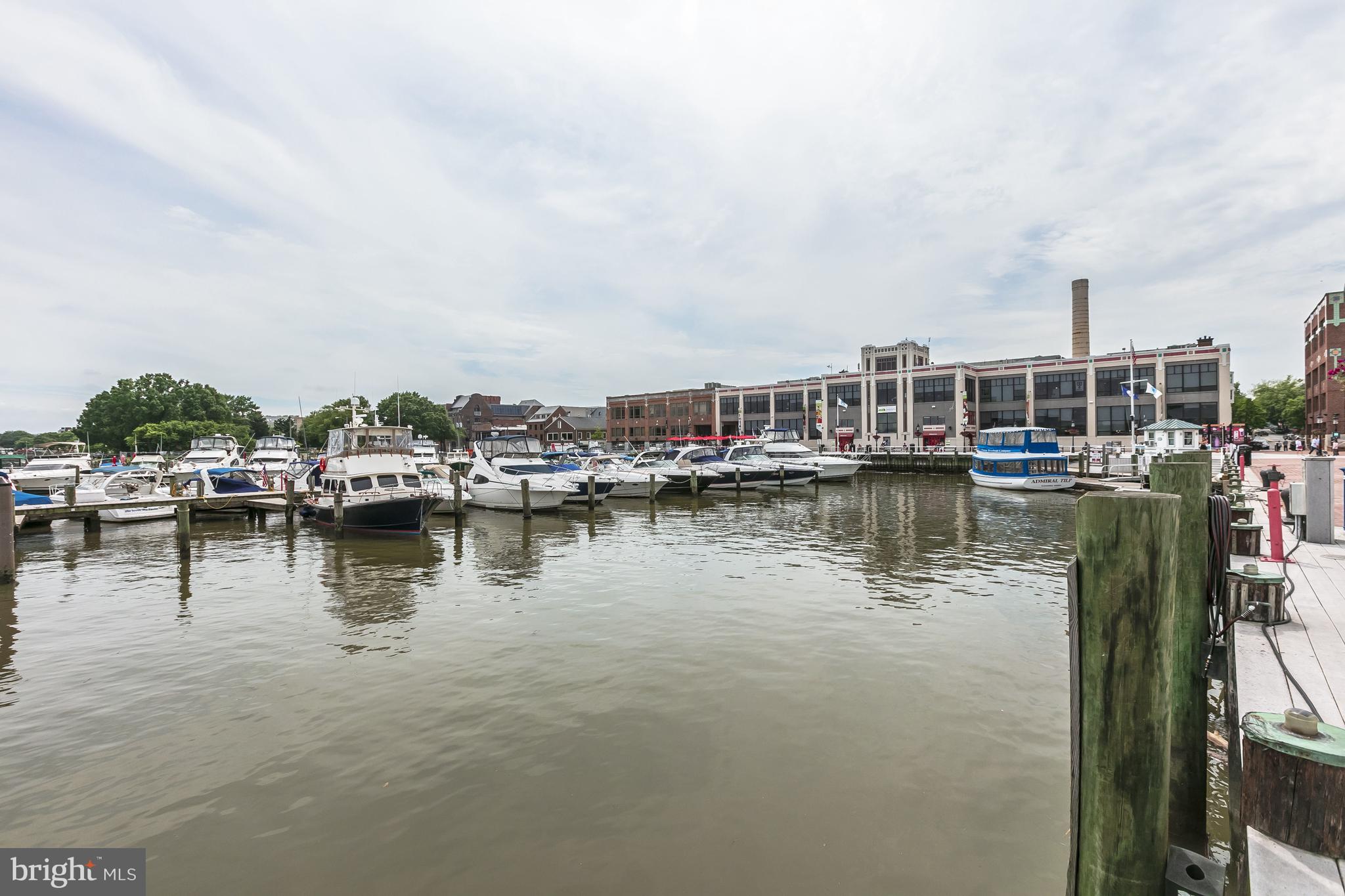 QUEENS ROW - Residential