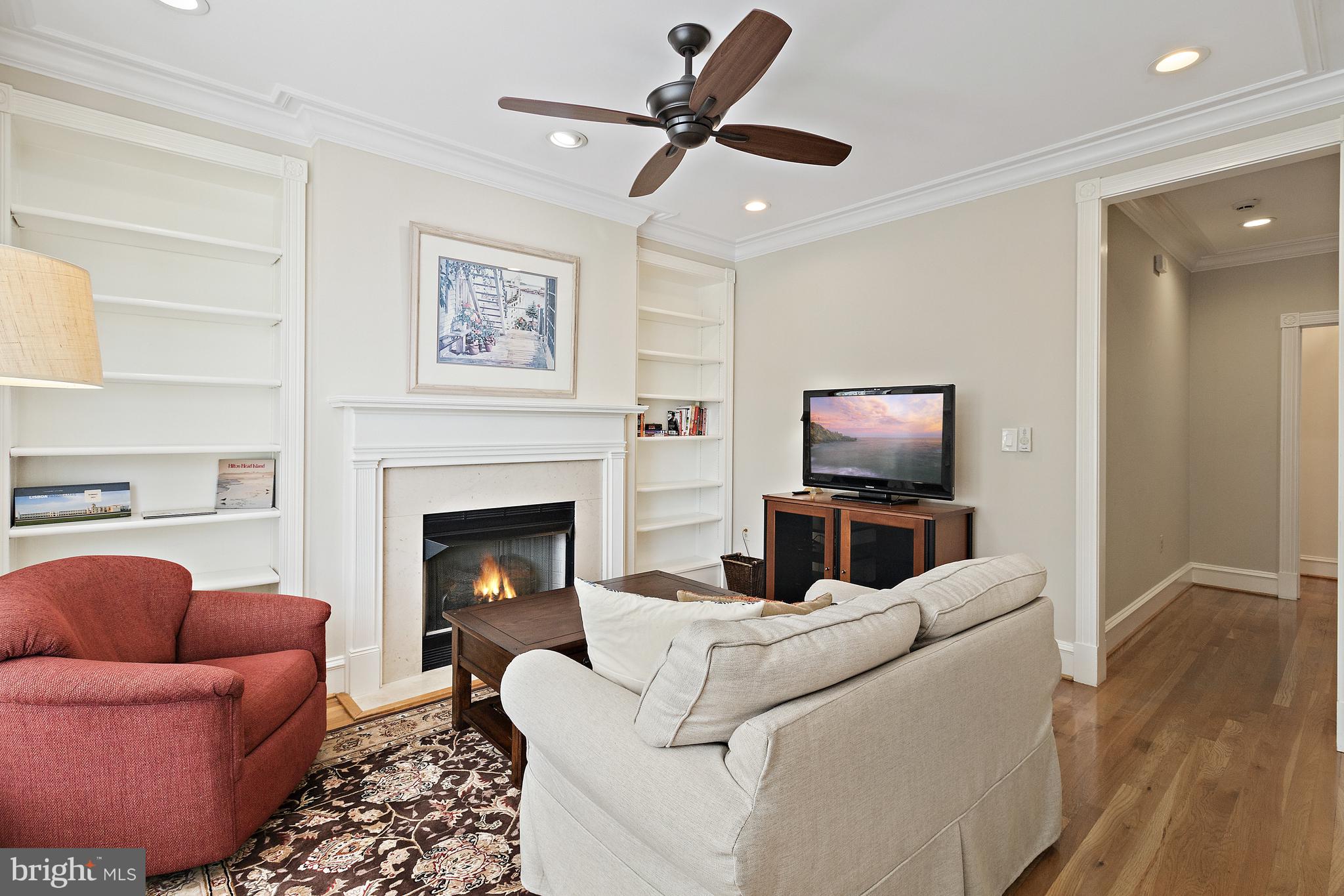 QUEENS ROW - Residential