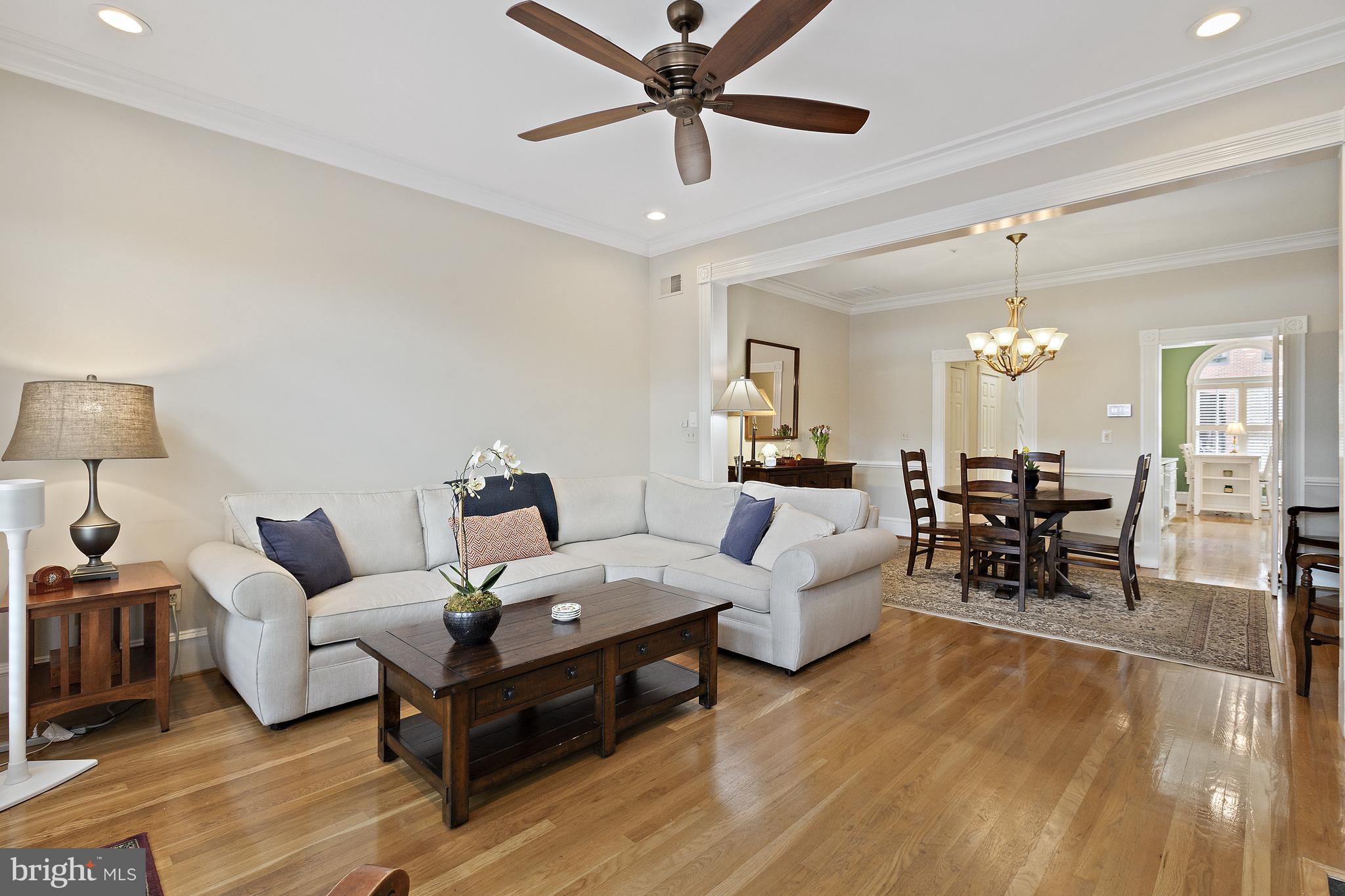 QUEENS ROW - Residential