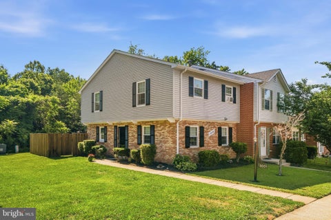 Townhouse For Sale - 15001 Cherrydale Drive<br/> WOODBRIDGE, VA 22193
