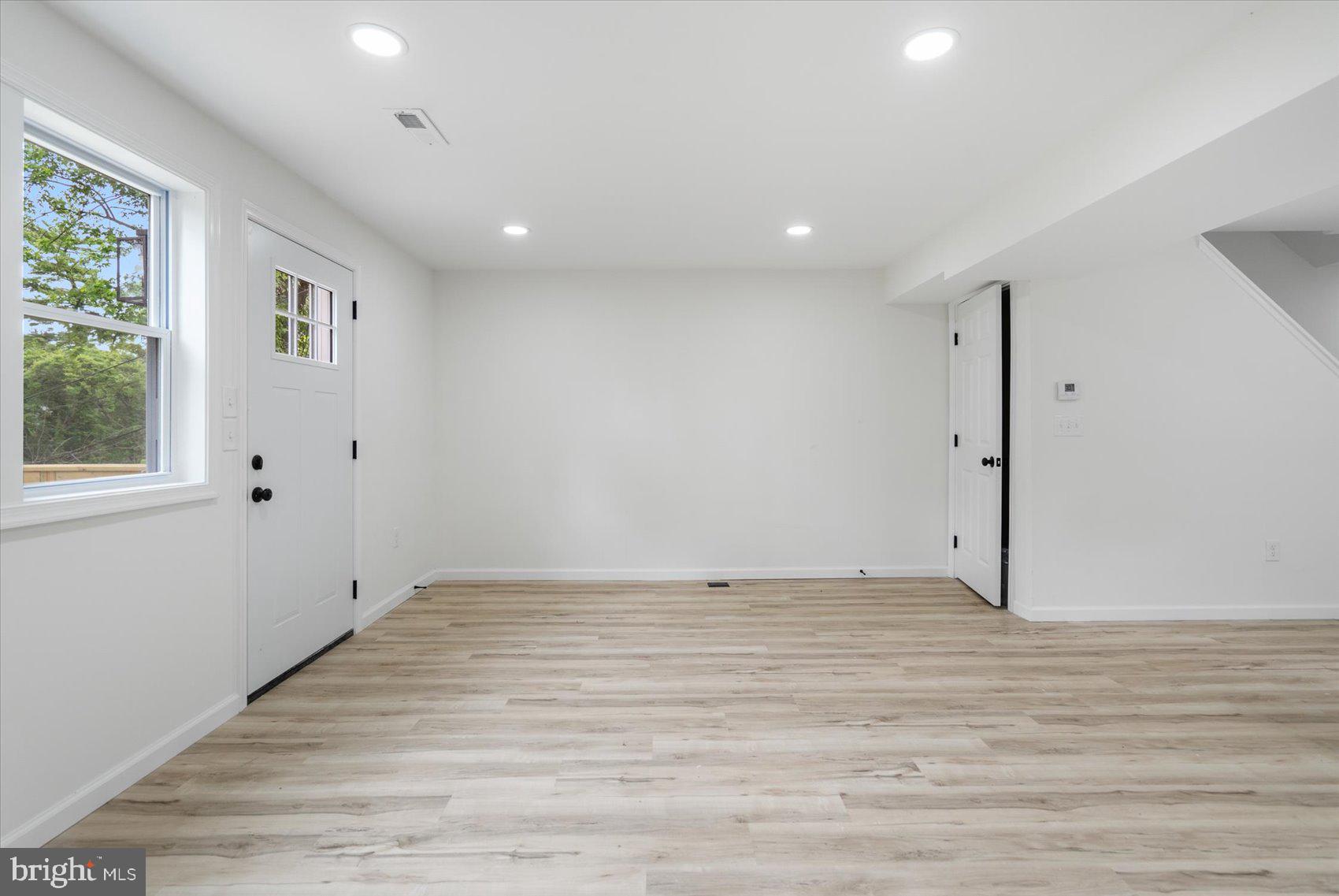 IDLEWOOD - Residential