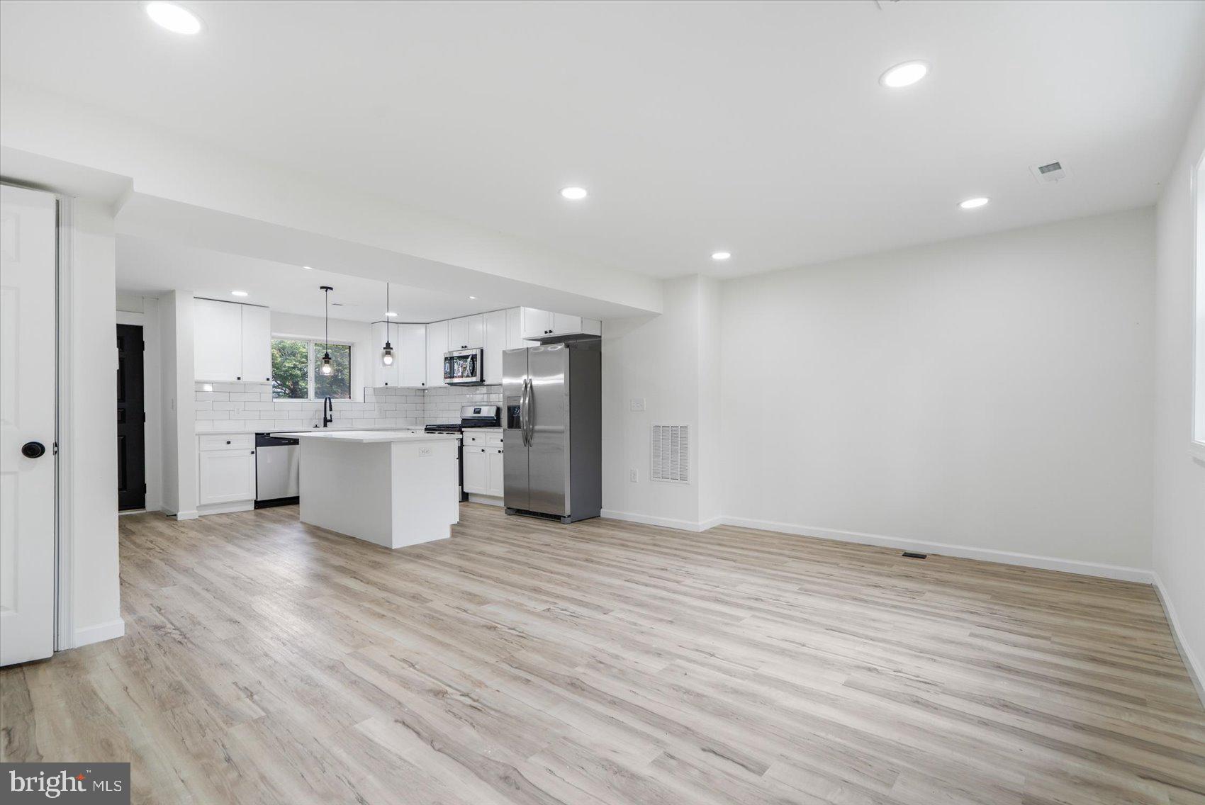 IDLEWOOD - Residential