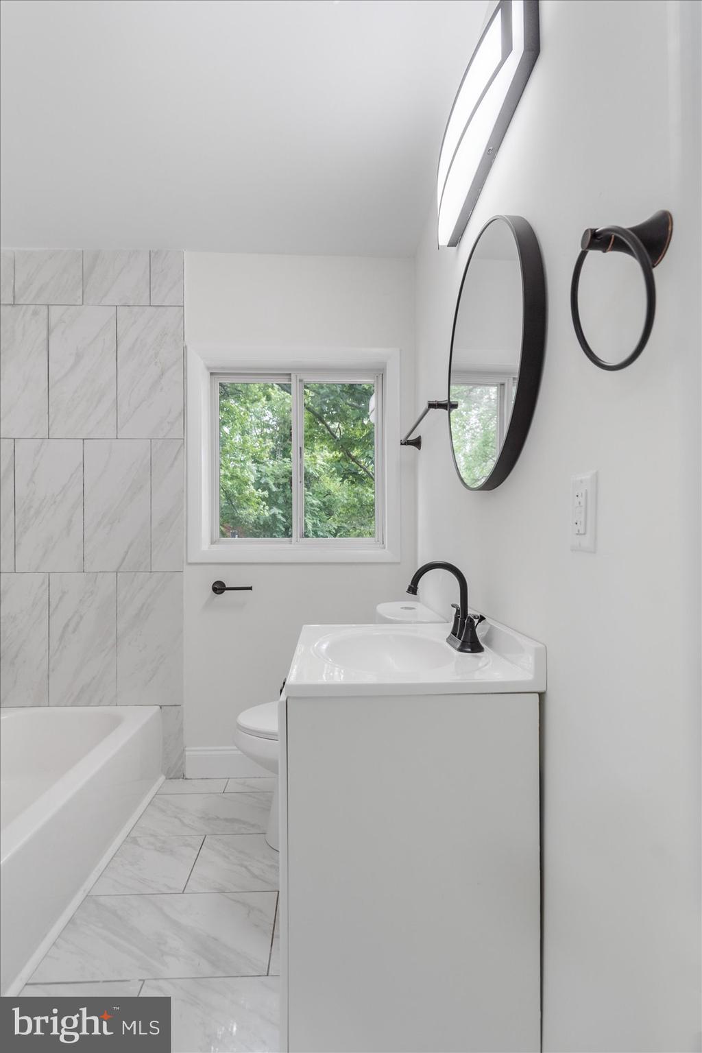 IDLEWOOD - Residential