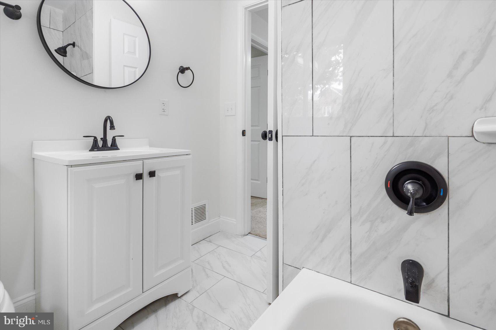 IDLEWOOD - Residential