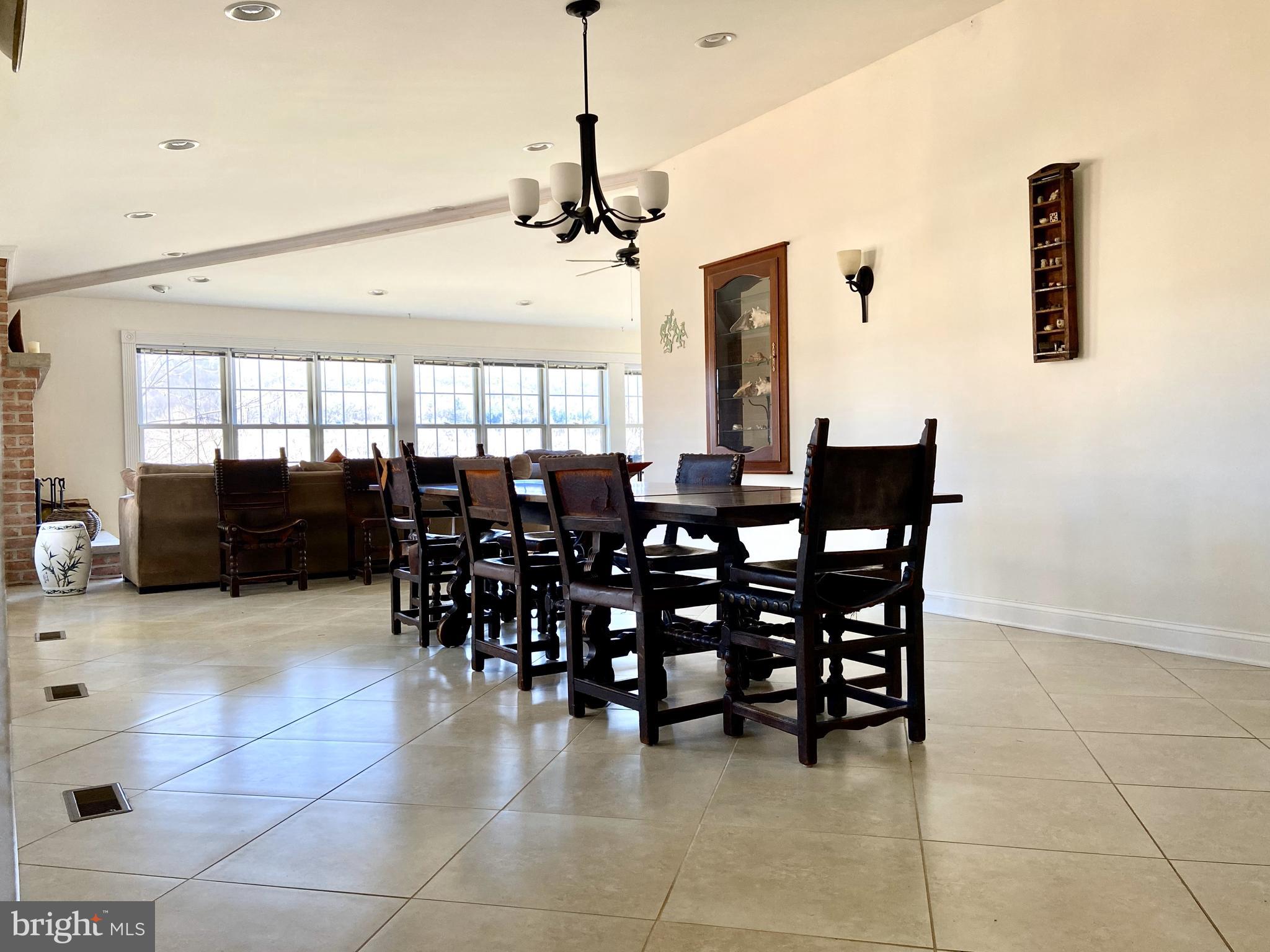 KEEDYSVILLE - Residential