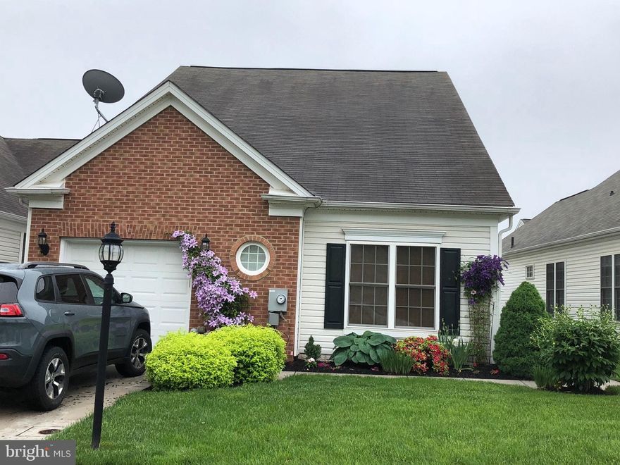 Lovely end unit in premium 55+ community. Large kitchen and an abundance of cabinets make cooking a joy.Bright and light sunroom offers a place to read or enjoy the scenery. Enjoy socializing with your friends at the outdoor pool or relax after an active day in the indoor pool & hot tub. Many games, clubs and activities to choose from. Lawn maintenance & snow removal included.