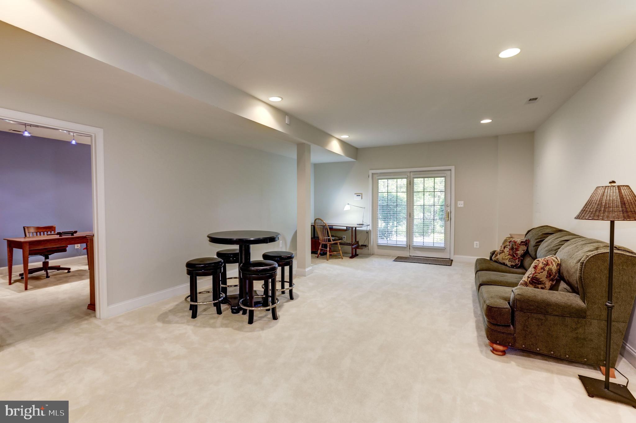 SOUTH RIDING - Residential