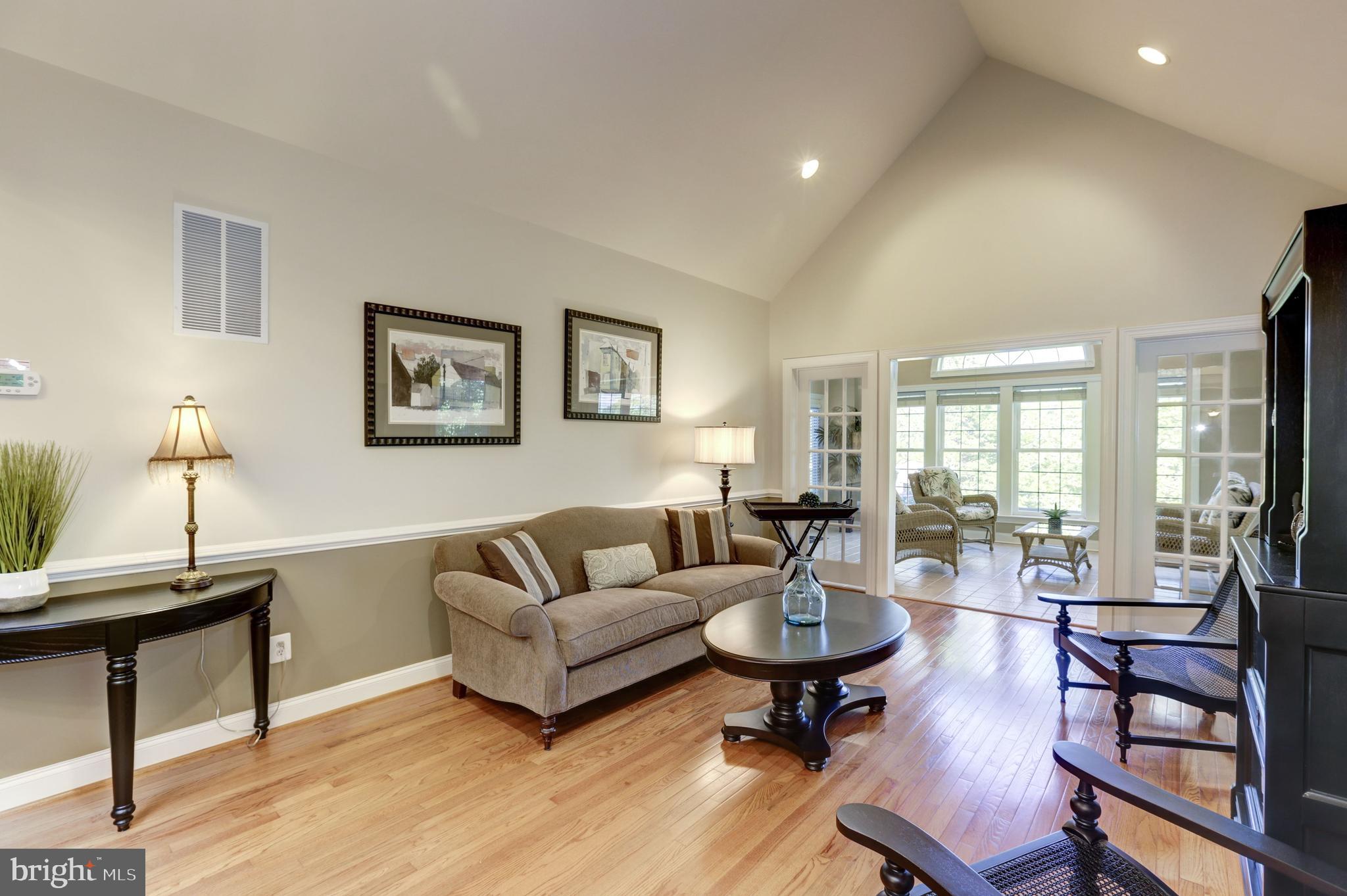 SOUTH RIDING - Residential