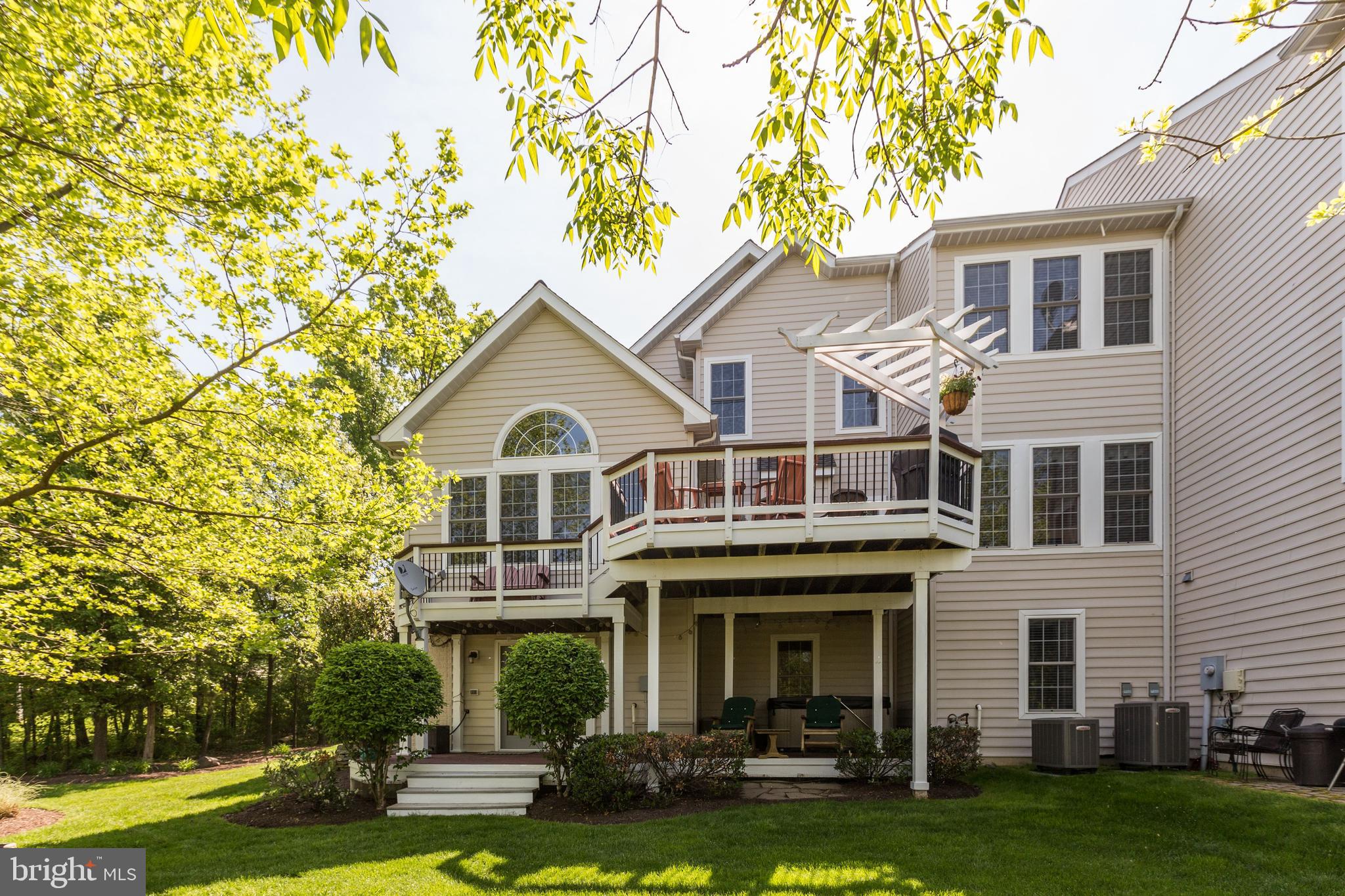 SOUTH RIDING - Residential