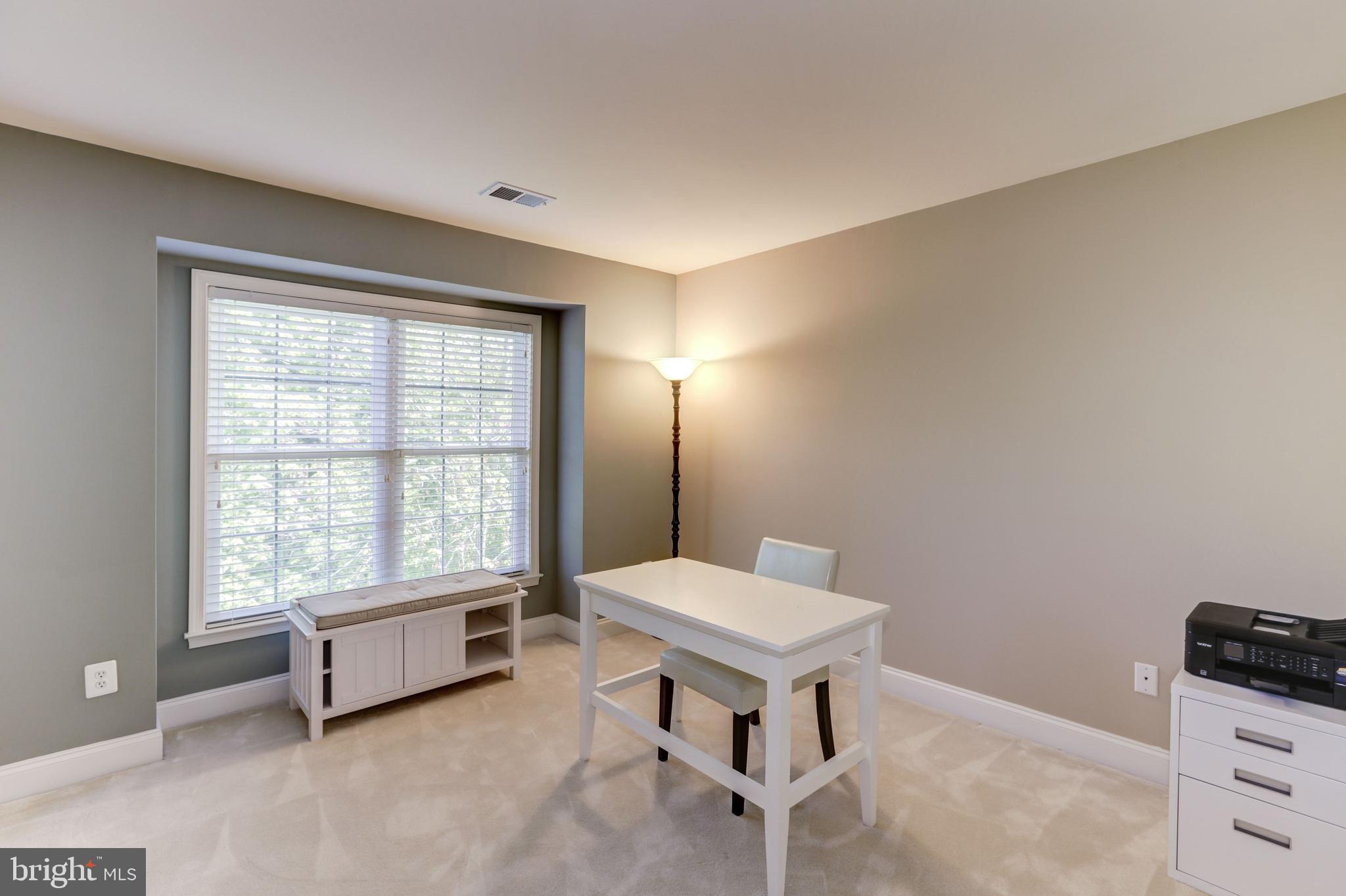 SOUTH RIDING - Residential