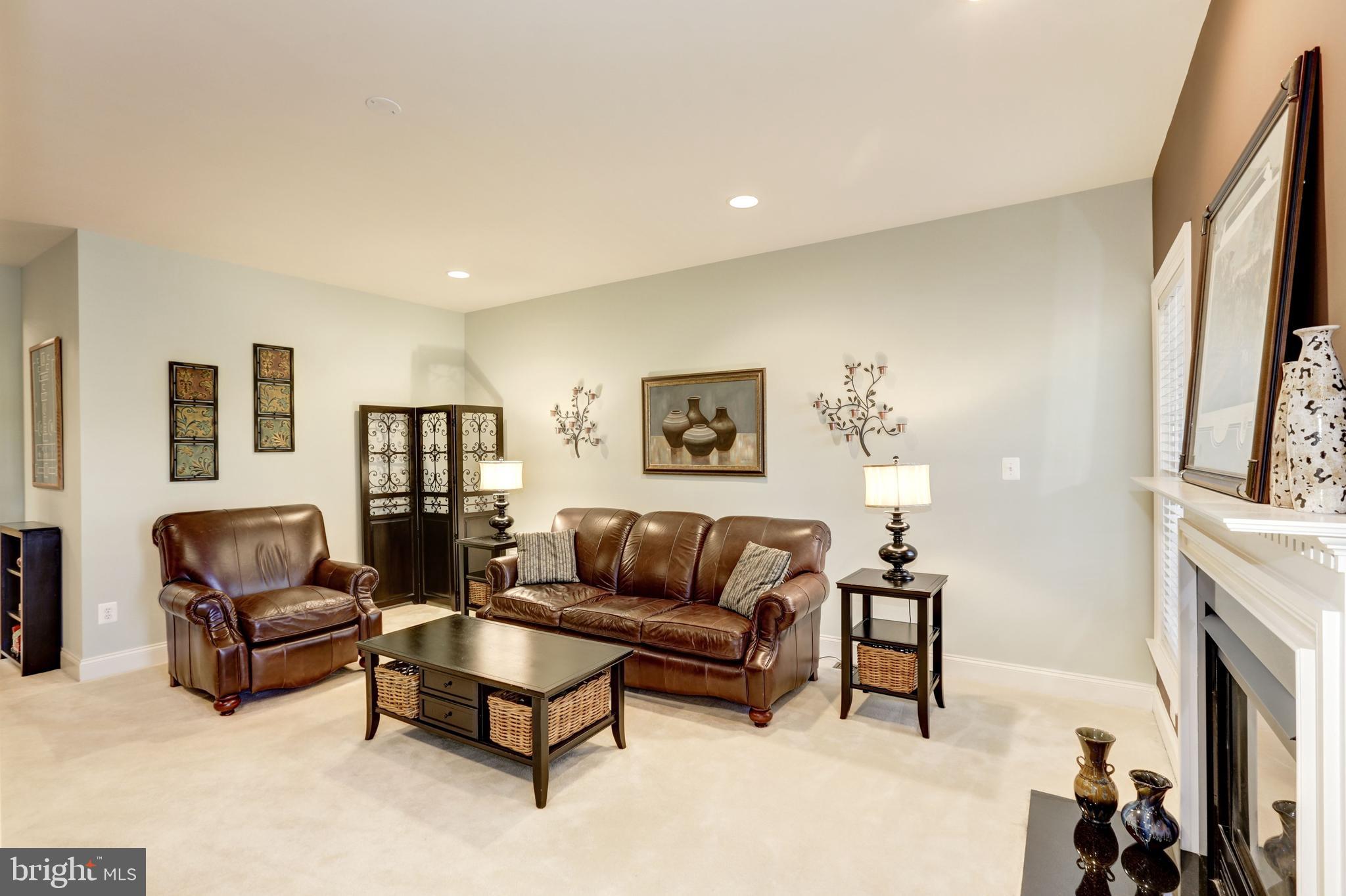 SOUTH RIDING - Residential