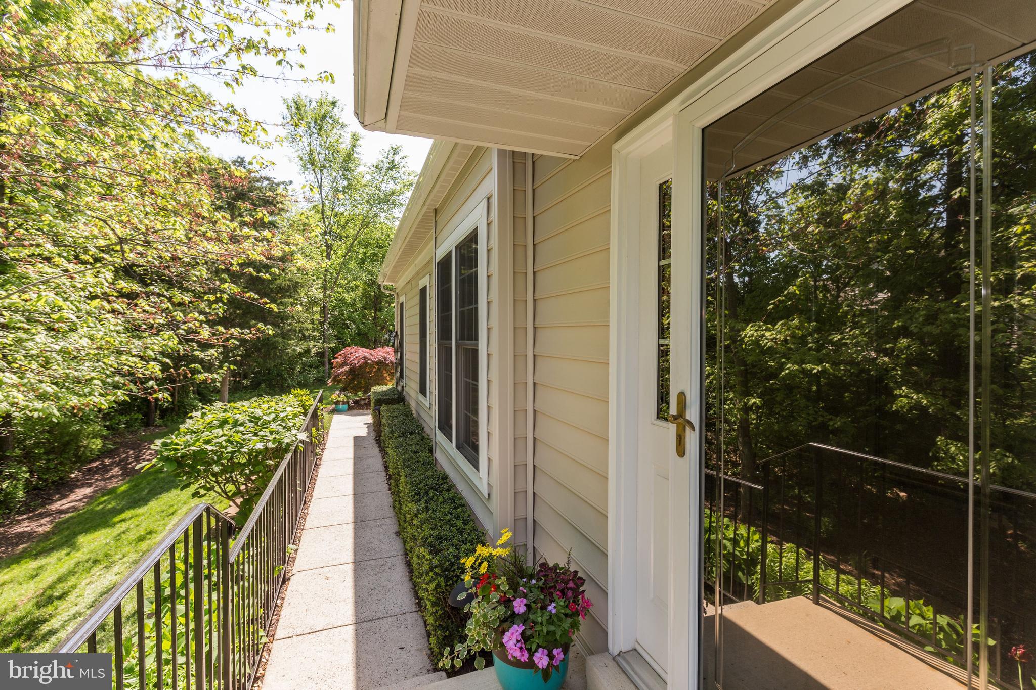 SOUTH RIDING - Residential