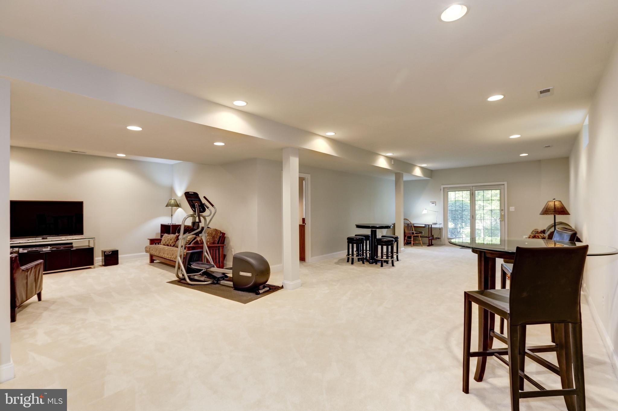 SOUTH RIDING - Residential