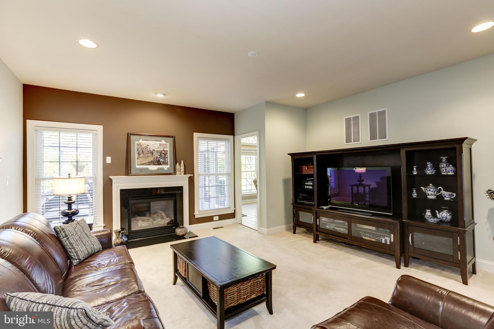 SOUTH RIDING - Residential