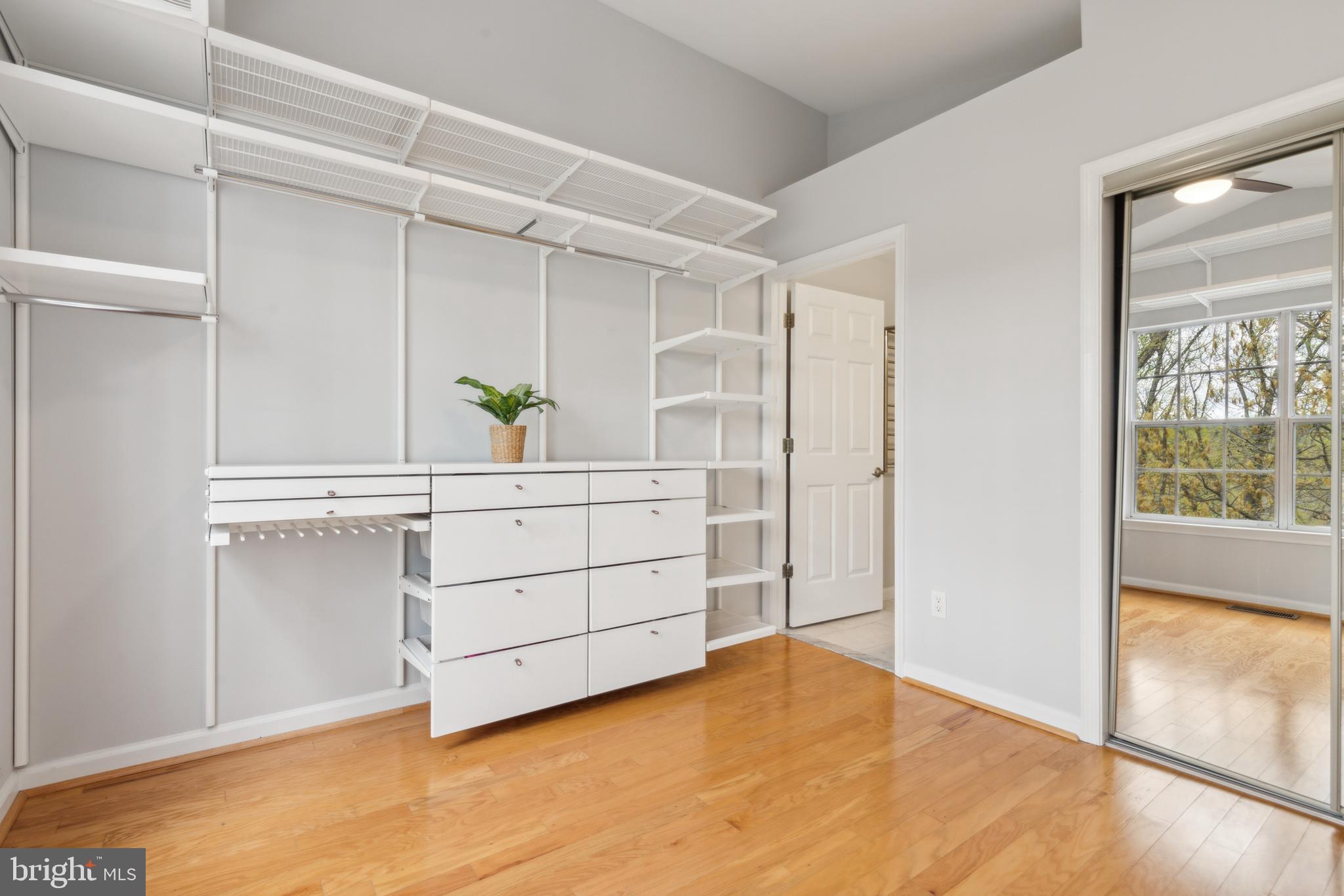 OCCOQUAN POINTE CONDO - Residential