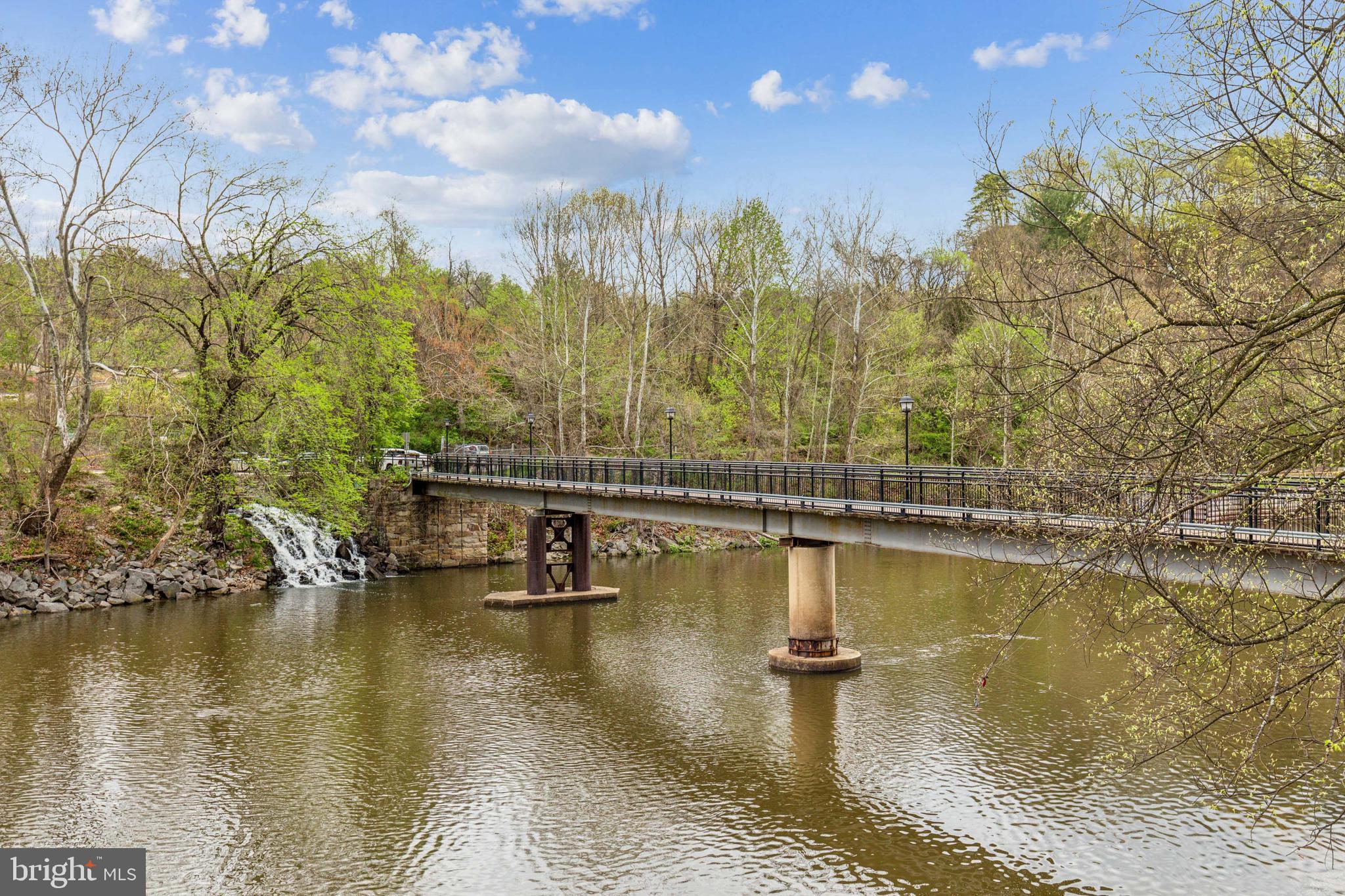OCCOQUAN POINTE CONDO - Residential