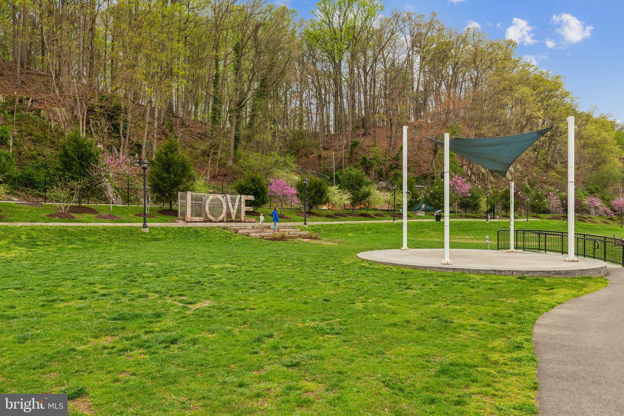 OCCOQUAN POINTE CONDO - Residential